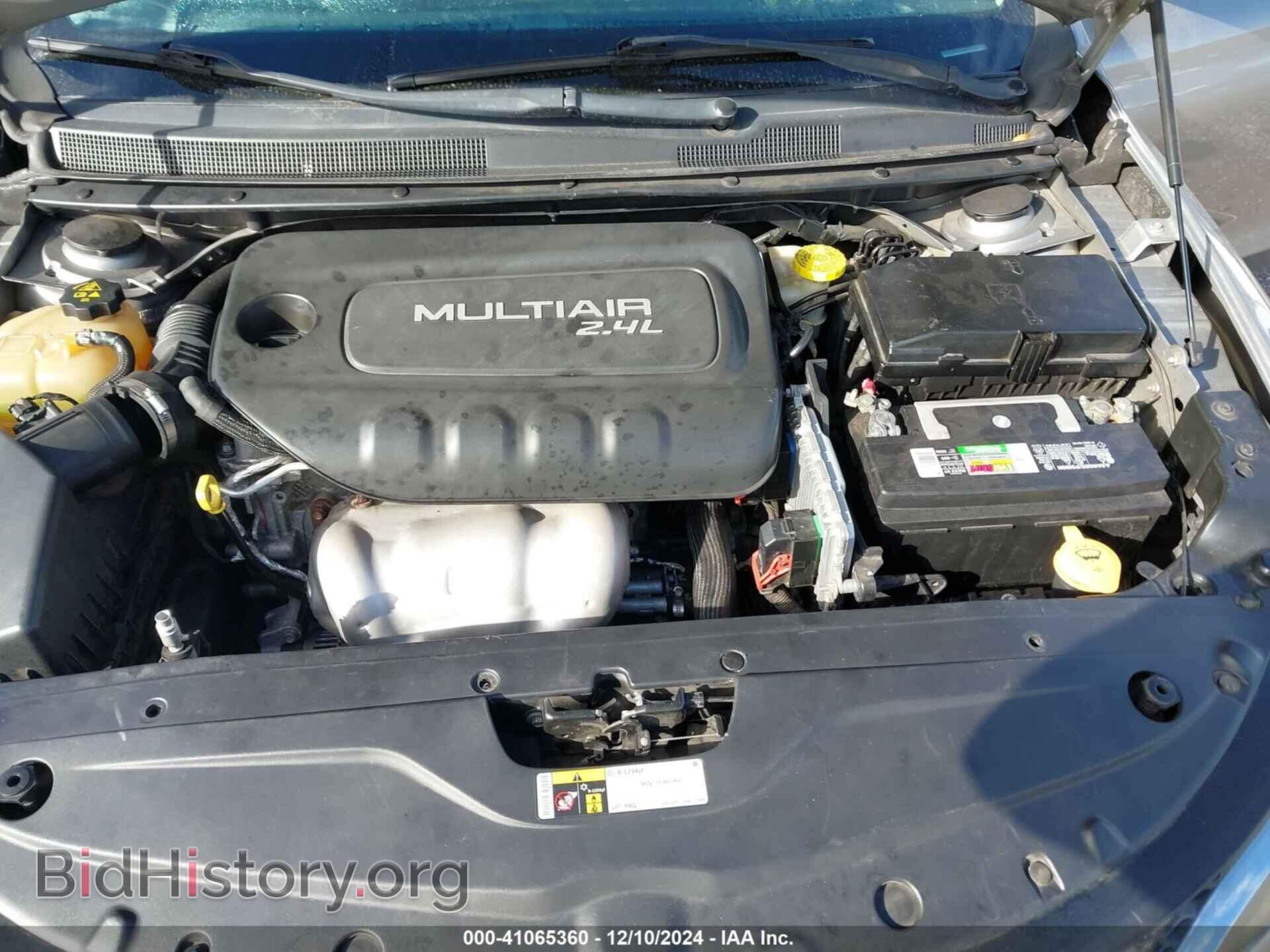 2016 CHRYSLER 200 - VIN: 1C3CCCAB7GN122054 - Фото 10