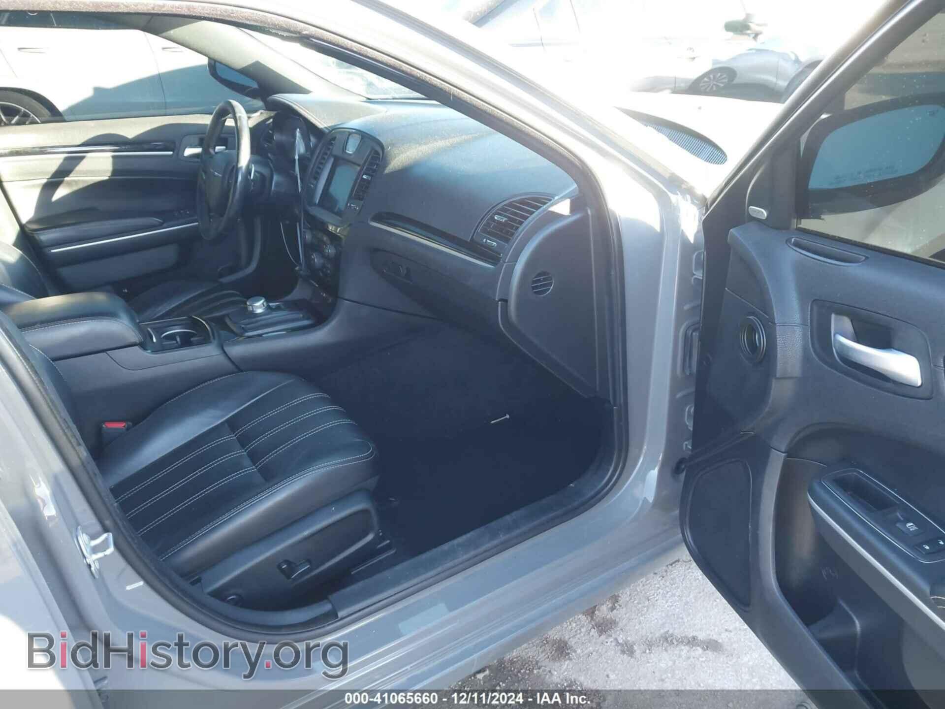 2019 CHRYSLER 300 - VIN: 2C3CCABGXKH548837 - Фото 5