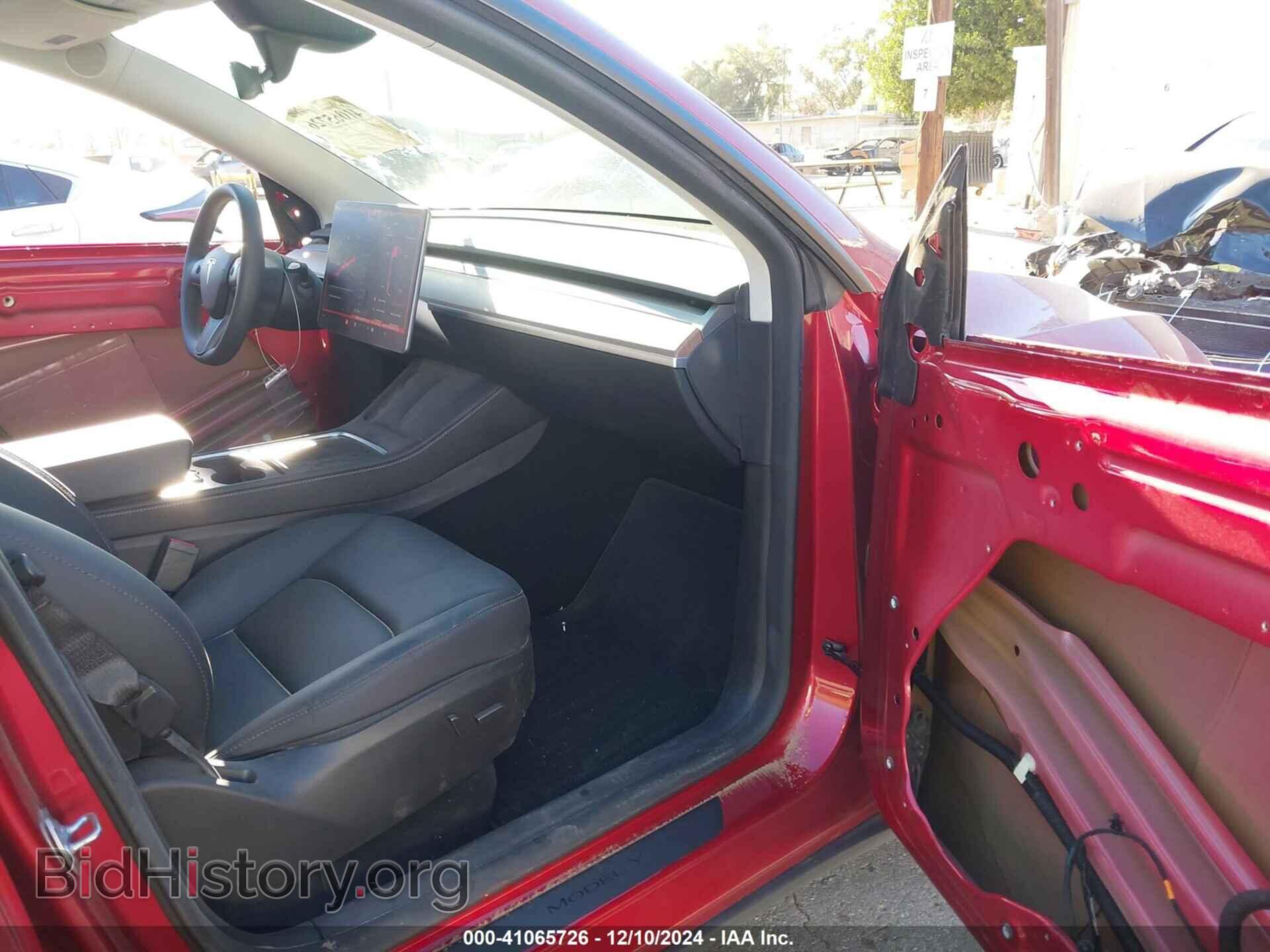 2024 TESLA MODEL Y - VIN: 7SAYGAEE2RF021118 - Фото 5