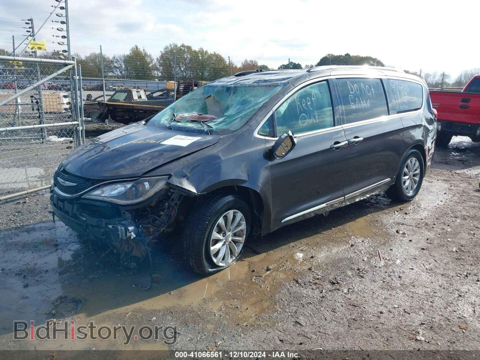 2018 CHRYSLER PACIFICA - VIN: 2C4RC1BG9JR211123 - Фото 2