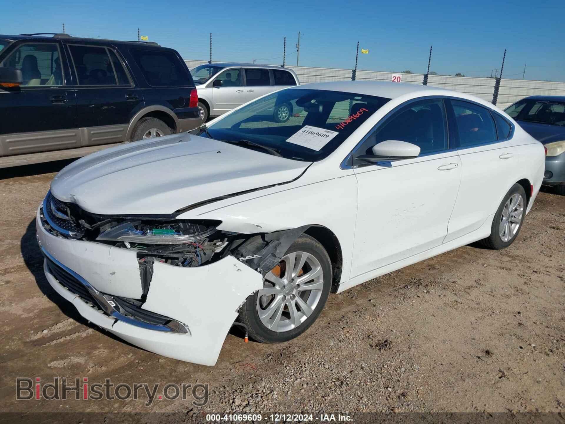 2015 CHRYSLER 200 - VIN: 1C3CCCAB6FN640090 - Фото 2