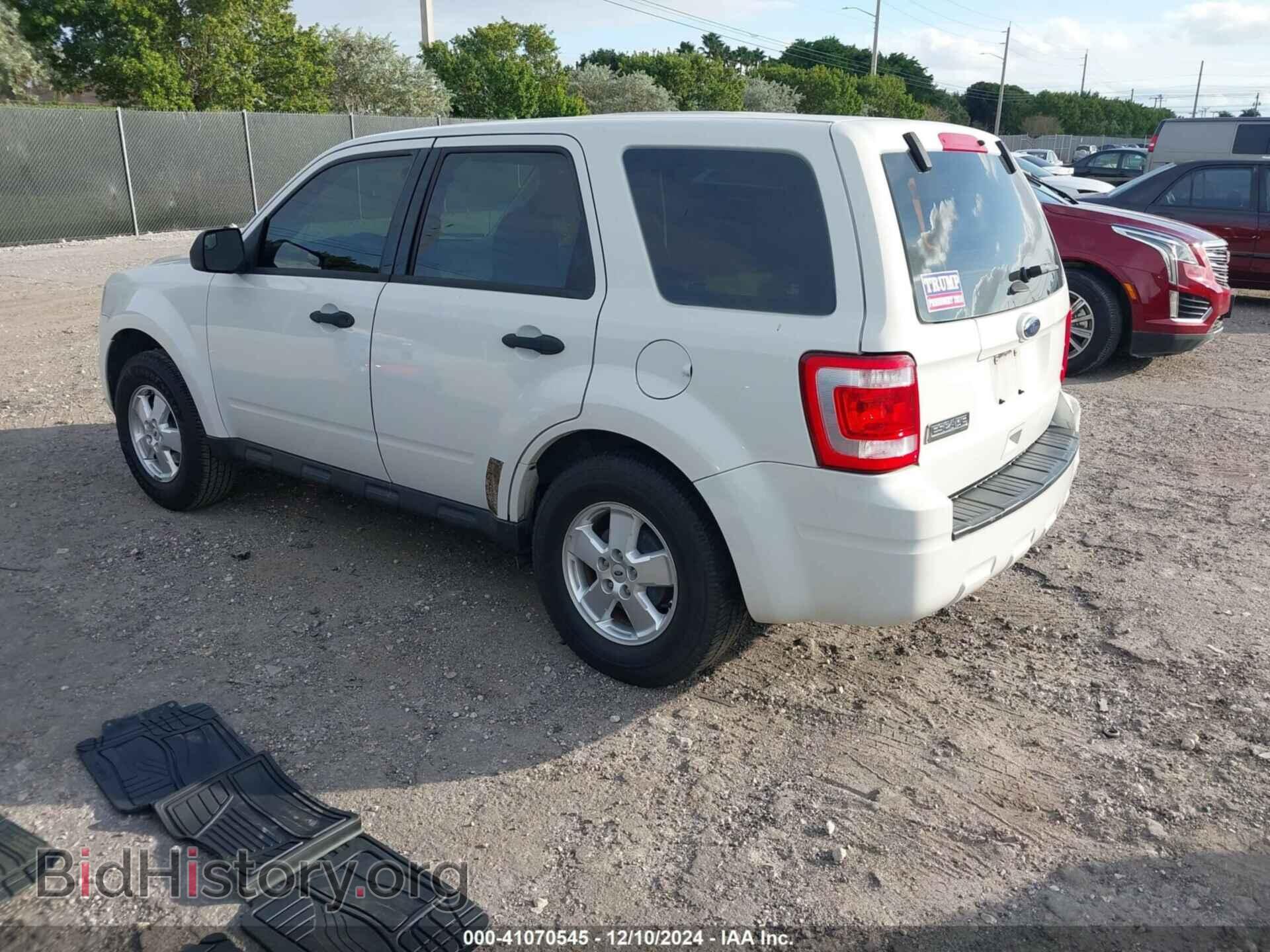 2011 FORD ESCAPE - VIN: 1FMCU0C79BKB73982 - Фото 3