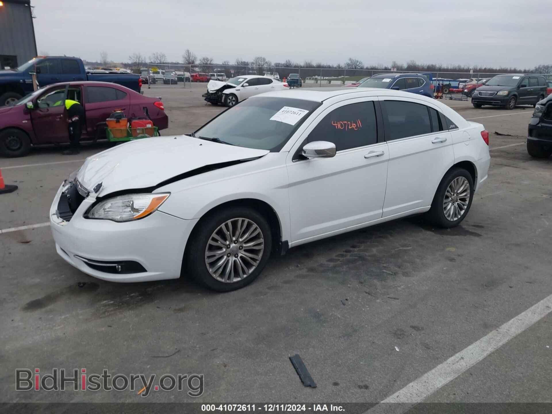 2011 CHRYSLER 200 - VIN: 1C3BC2FG0BN548395 - Фото 2