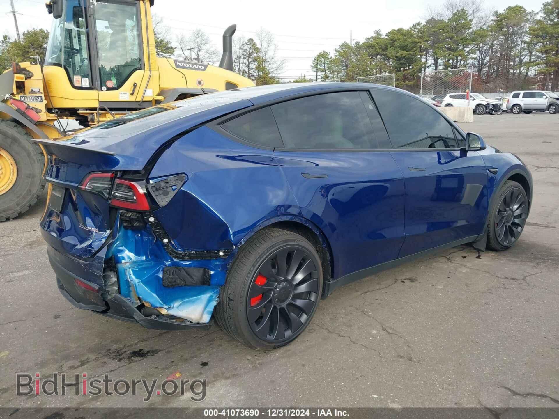 2024 TESLA MODEL Y - VIN: 7SAYGDEF5RF028607 - Фото 4