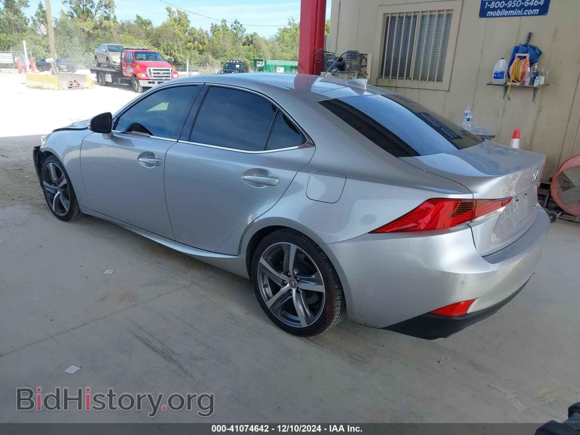 2017 LEXUS IS 200T - VIN: JTHBA1D27H5043514 - Фото 3