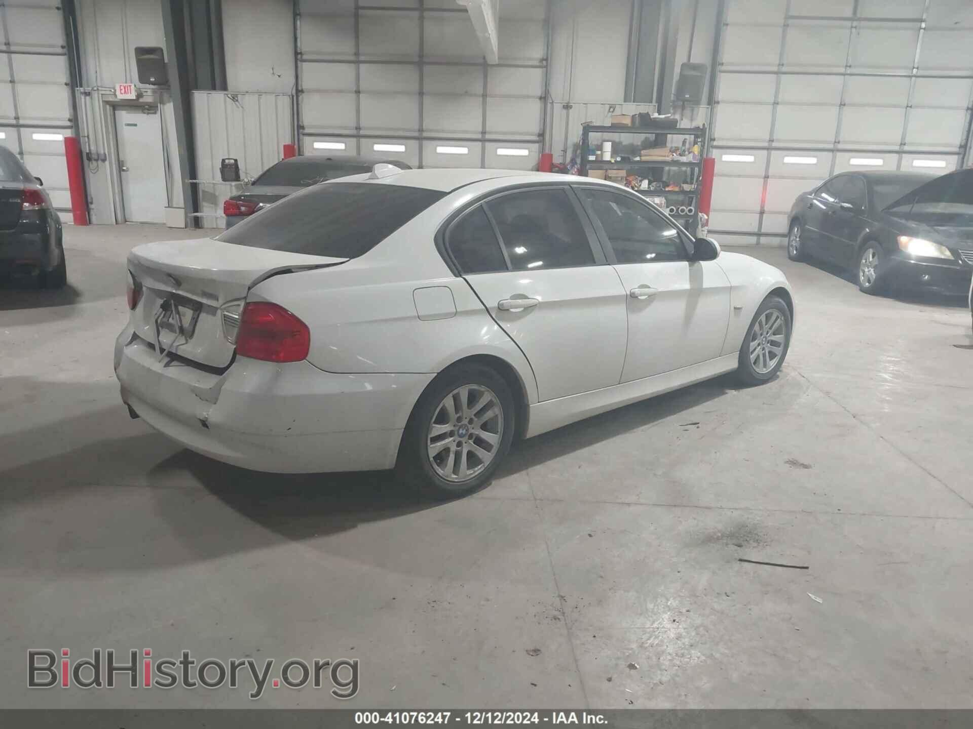 2006 BMW 325I - VIN: WBAVB13536PT06202 - Фото 4
