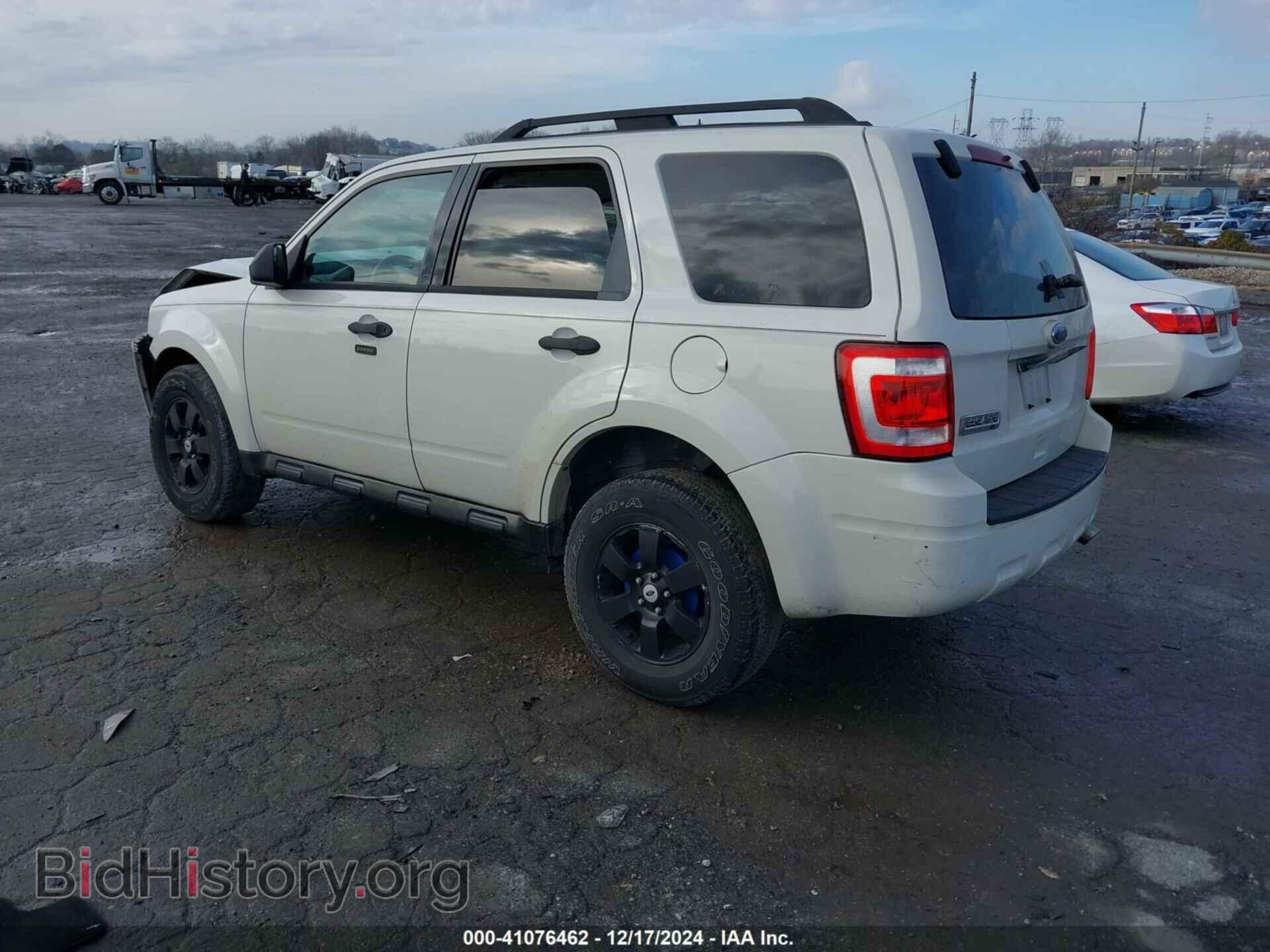2010 FORD ESCAPE - VIN: 1FMCU9D78AKC42145 - Фото 3
