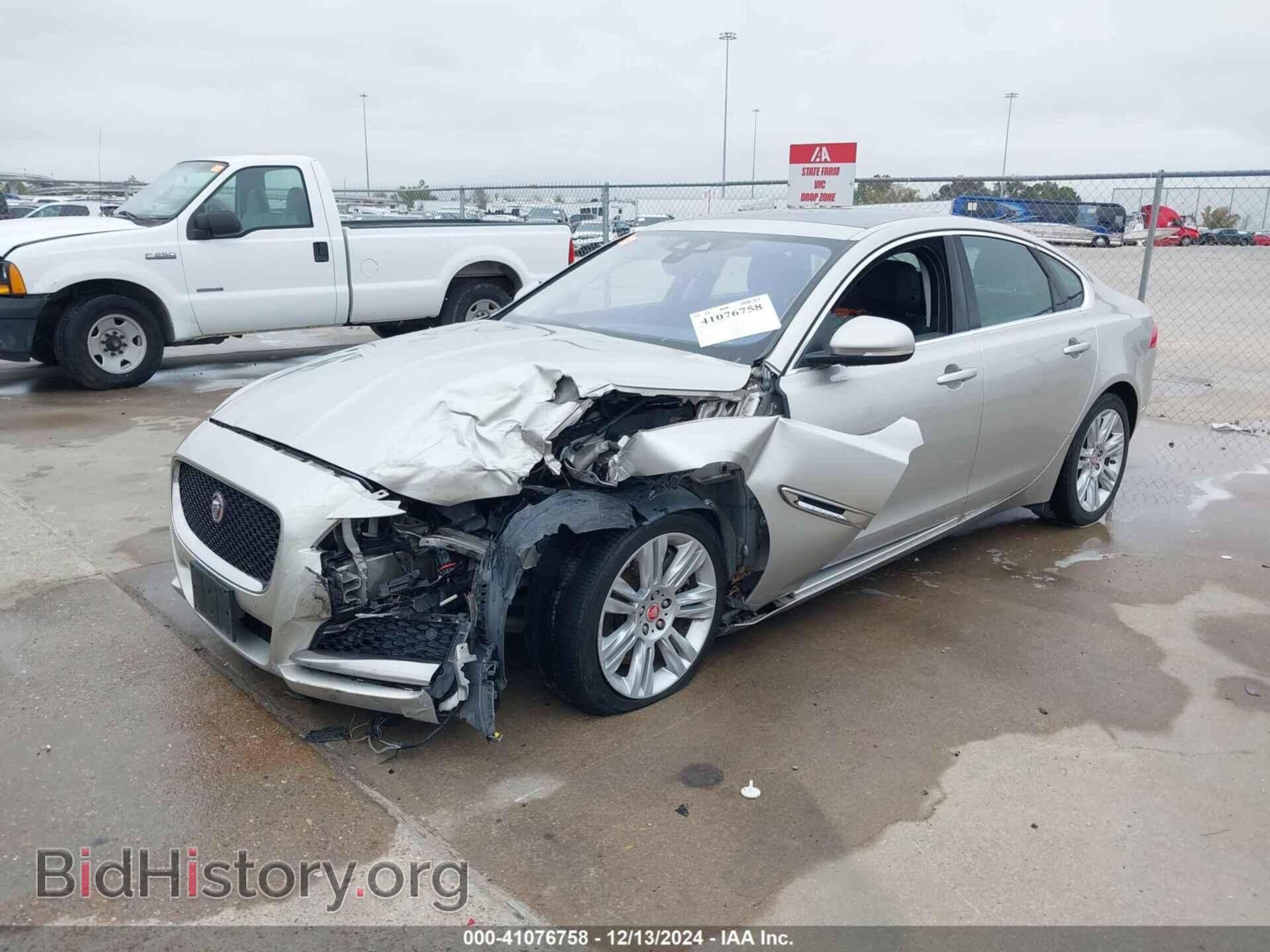 2017 JAGUAR XF - VIN: SAJBD4BV4HCY27802 - Фото 2