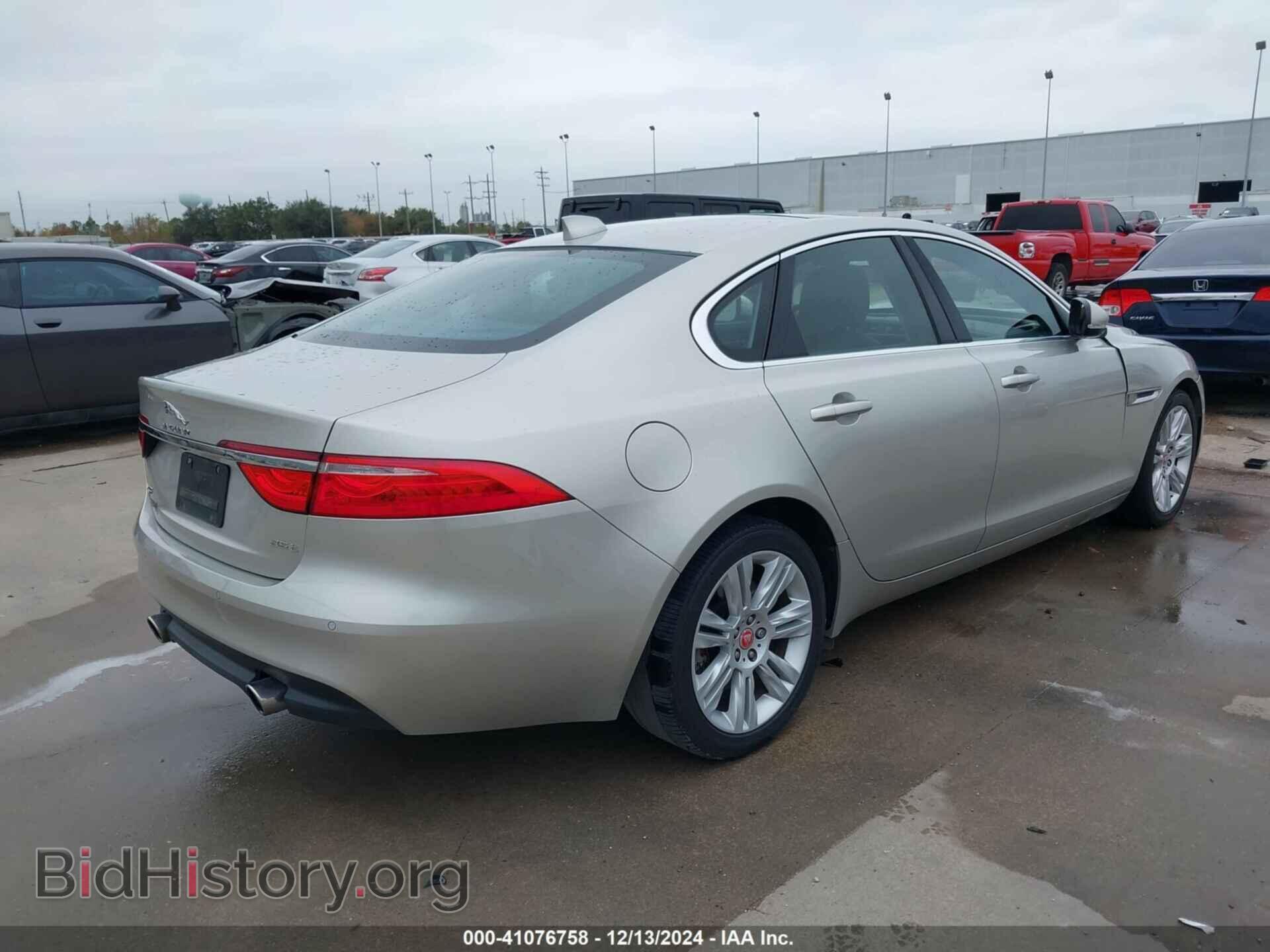 2017 JAGUAR XF - VIN: SAJBD4BV4HCY27802 - Фото 4