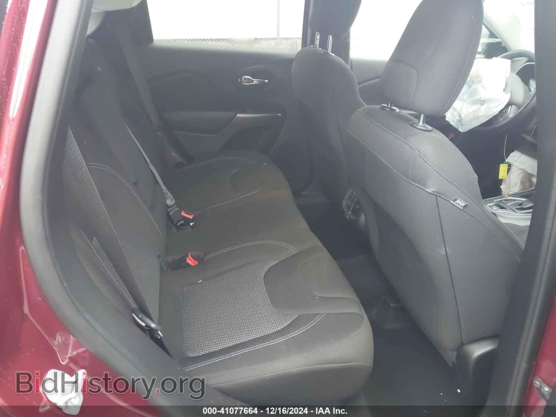 2019 JEEP CHEROKEE - VIN: 1C4PJLCB1KD439553 - Фото 8