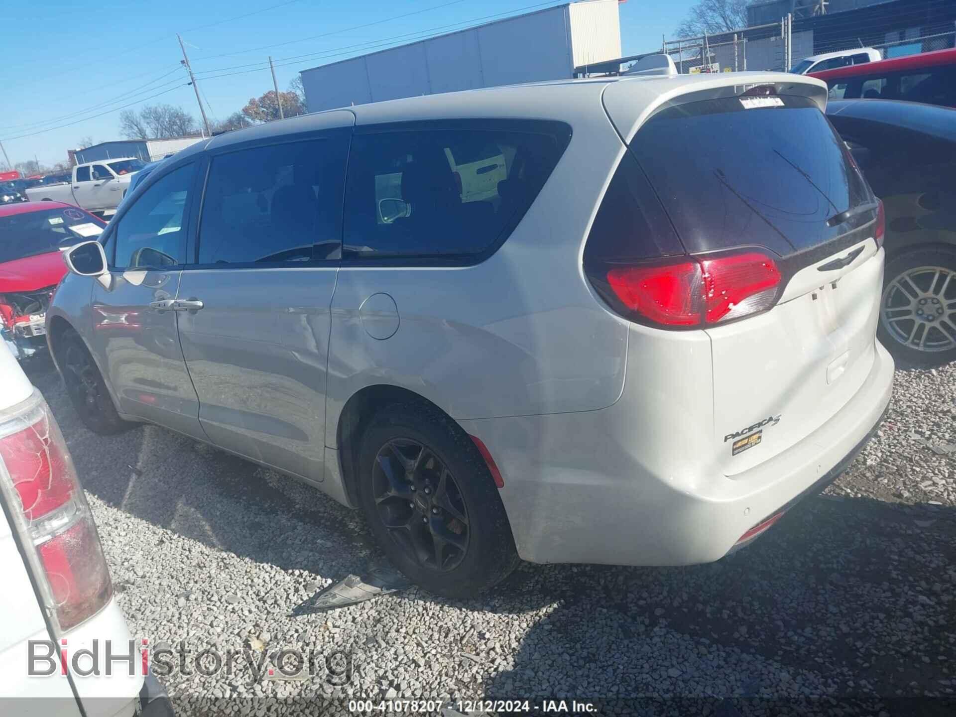 2019 CHRYSLER PACIFICA - VIN: 2C4RC1FG2KR610208 - Photo 3
