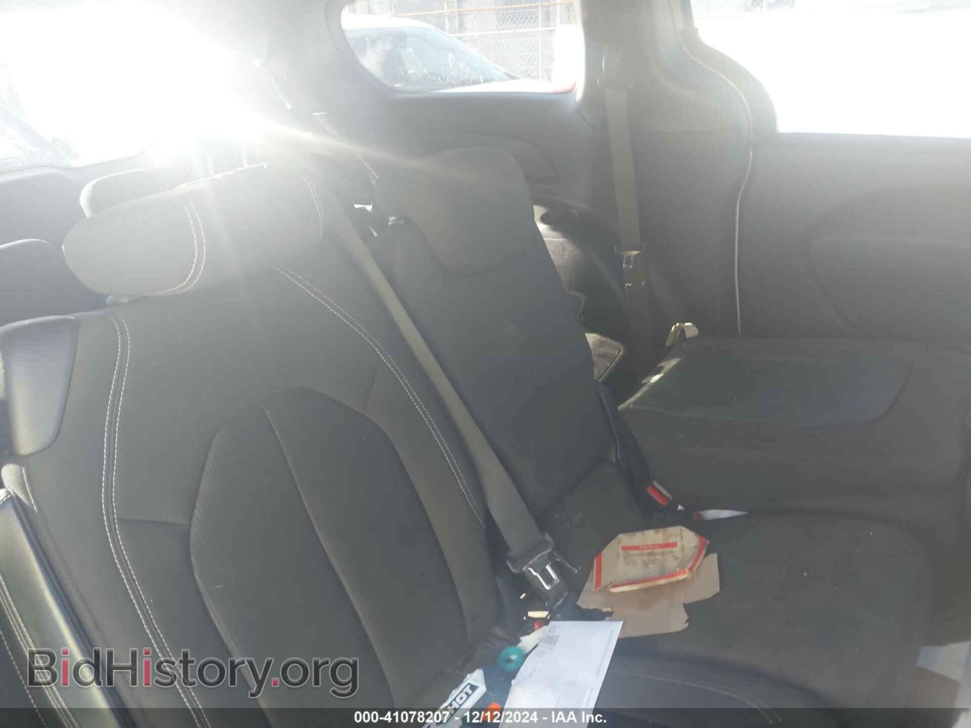2019 CHRYSLER PACIFICA - VIN: 2C4RC1FG2KR610208 - Photo 8