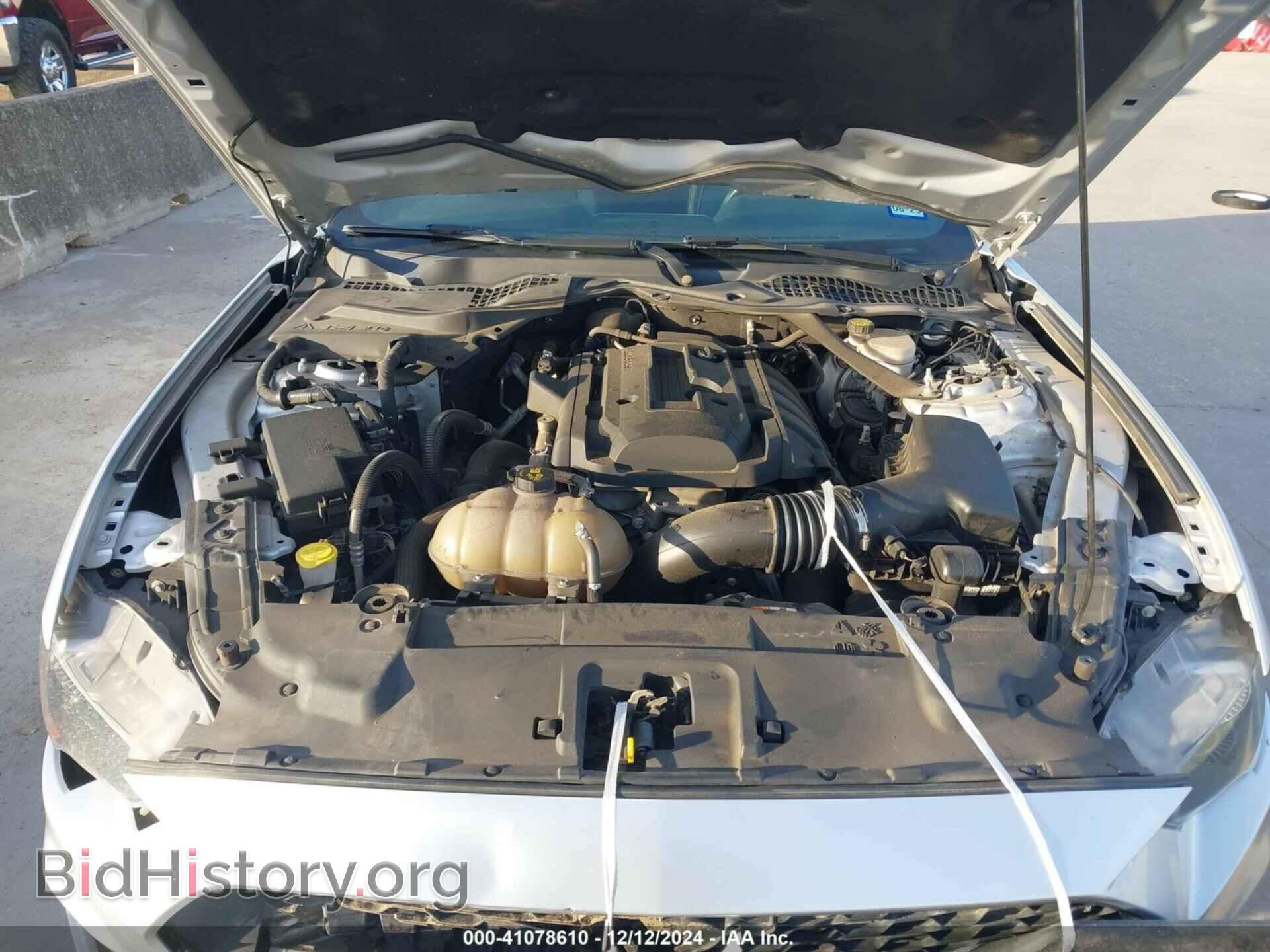 2018 FORD MUSTANG - VIN: 1FATP8UH1J5110167 - Фото 10