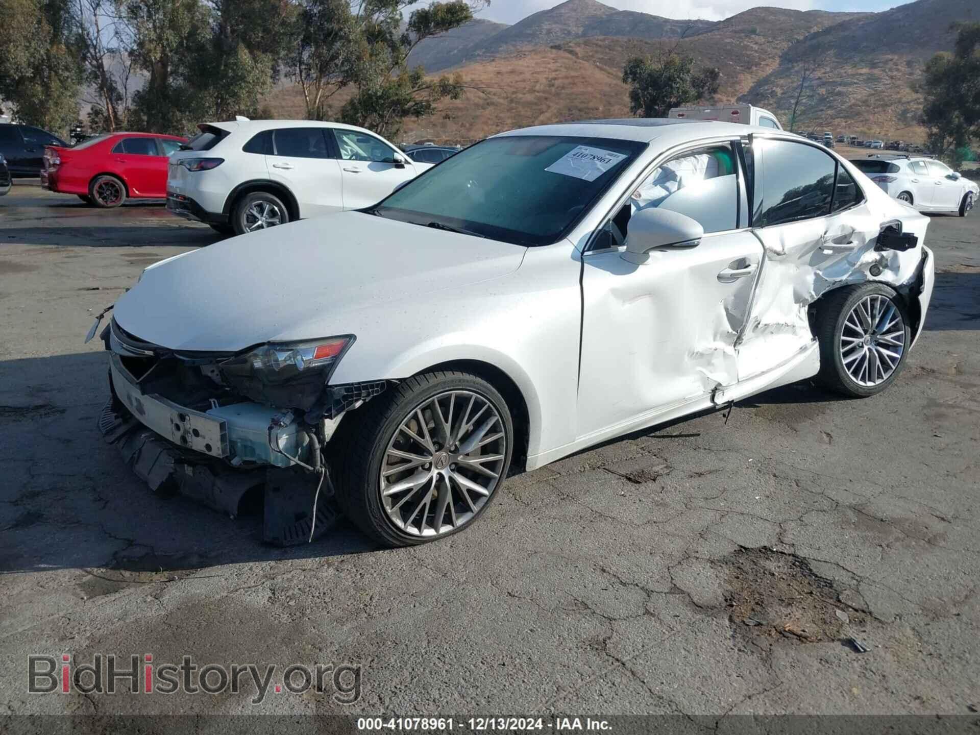 2016 LEXUS IS 200T - VIN: JTHBA1D23G5022562 - Фото 2