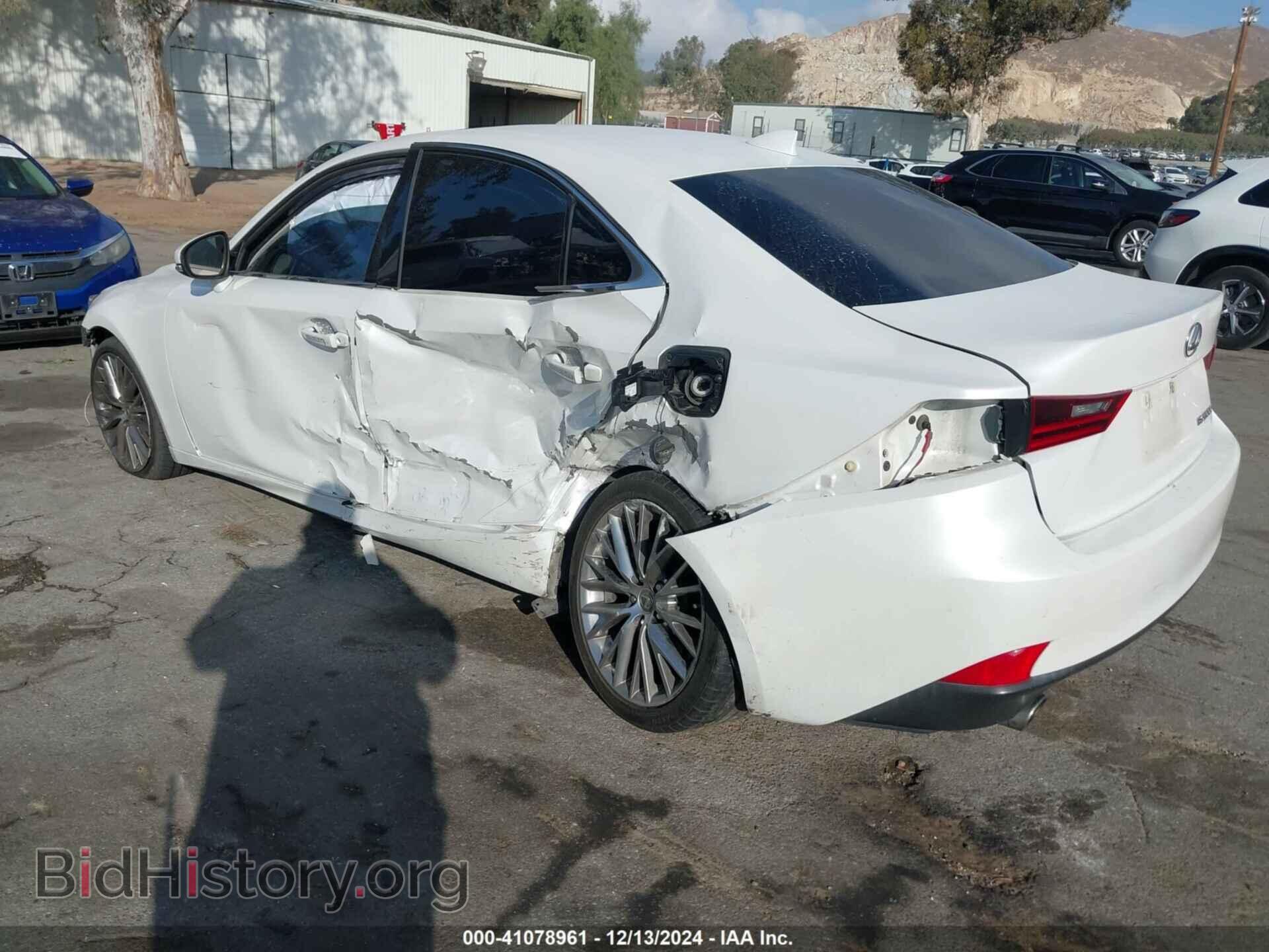2016 LEXUS IS 200T - VIN: JTHBA1D23G5022562 - Фото 3