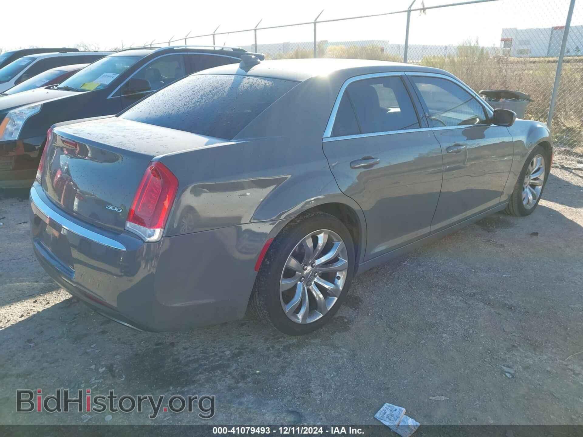 2017 CHRYSLER 300 - VIN: 2C3CCAAG8HH646498 - Фото 4