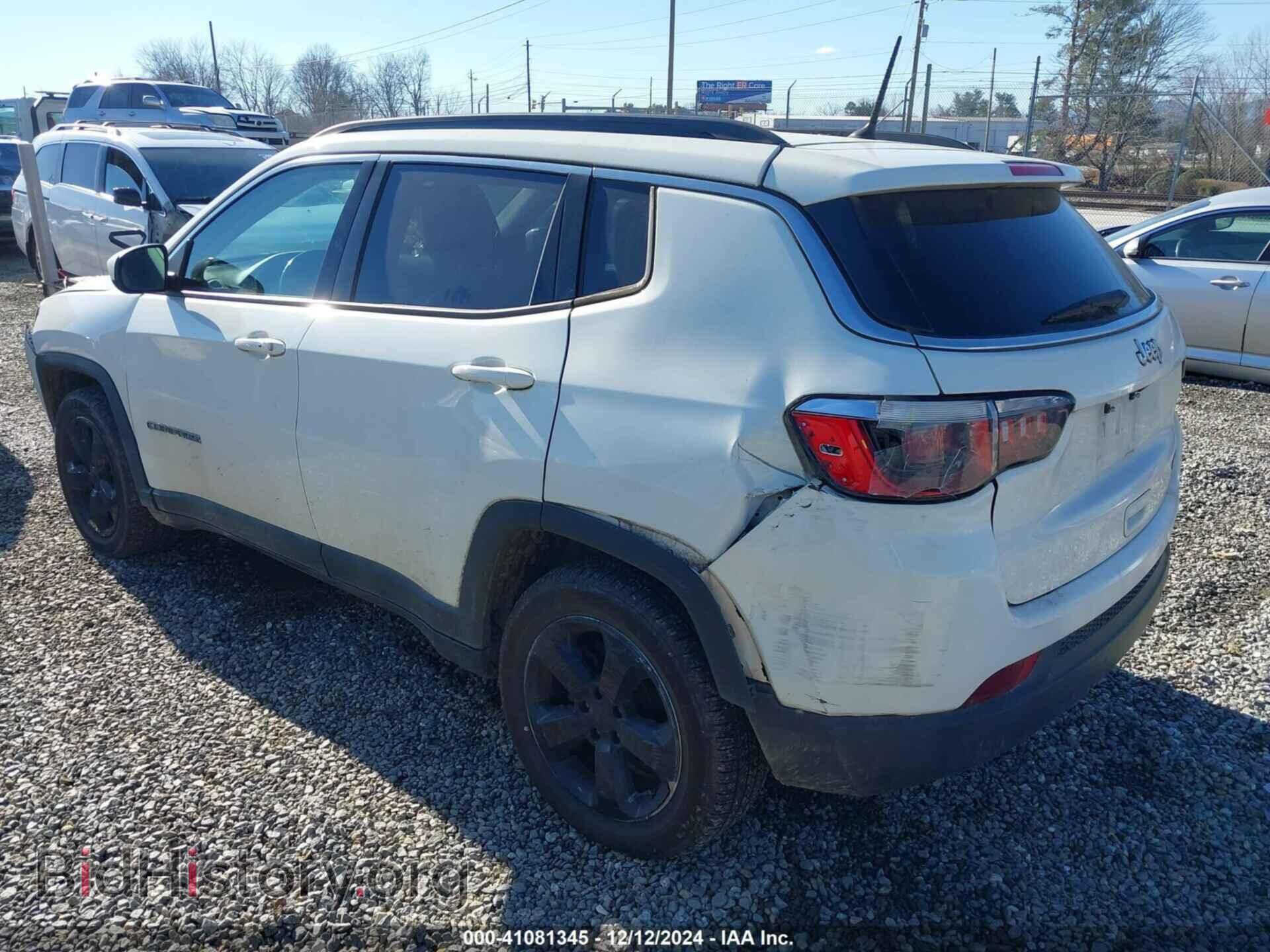 2018 JEEP COMPASS - VIN: 3C4NJCBB2JT368607 - Фото 3