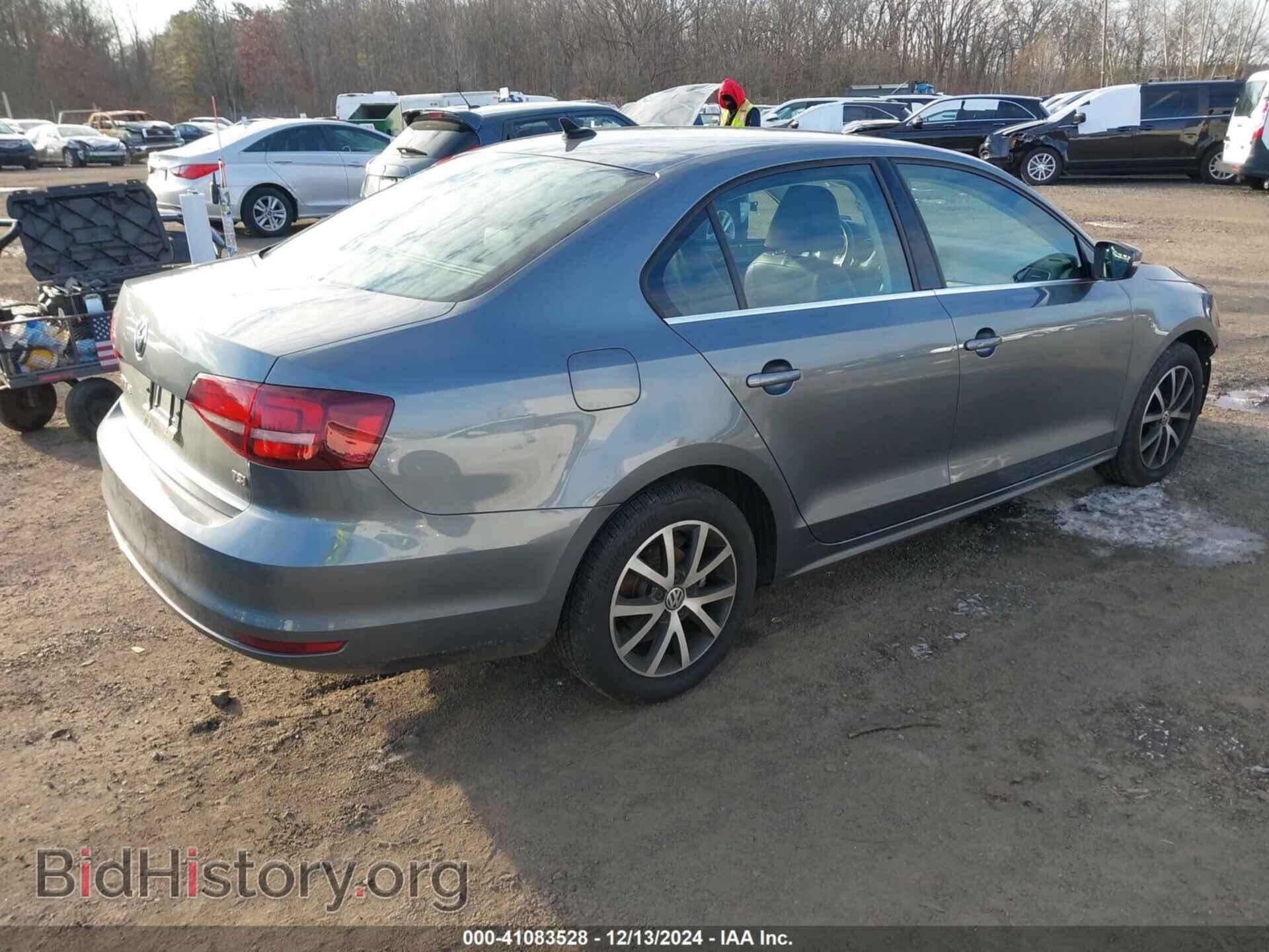 2017 VOLKSWAGEN JETTA - VIN: 3VWDB7AJ3HM358095 - Фото 4