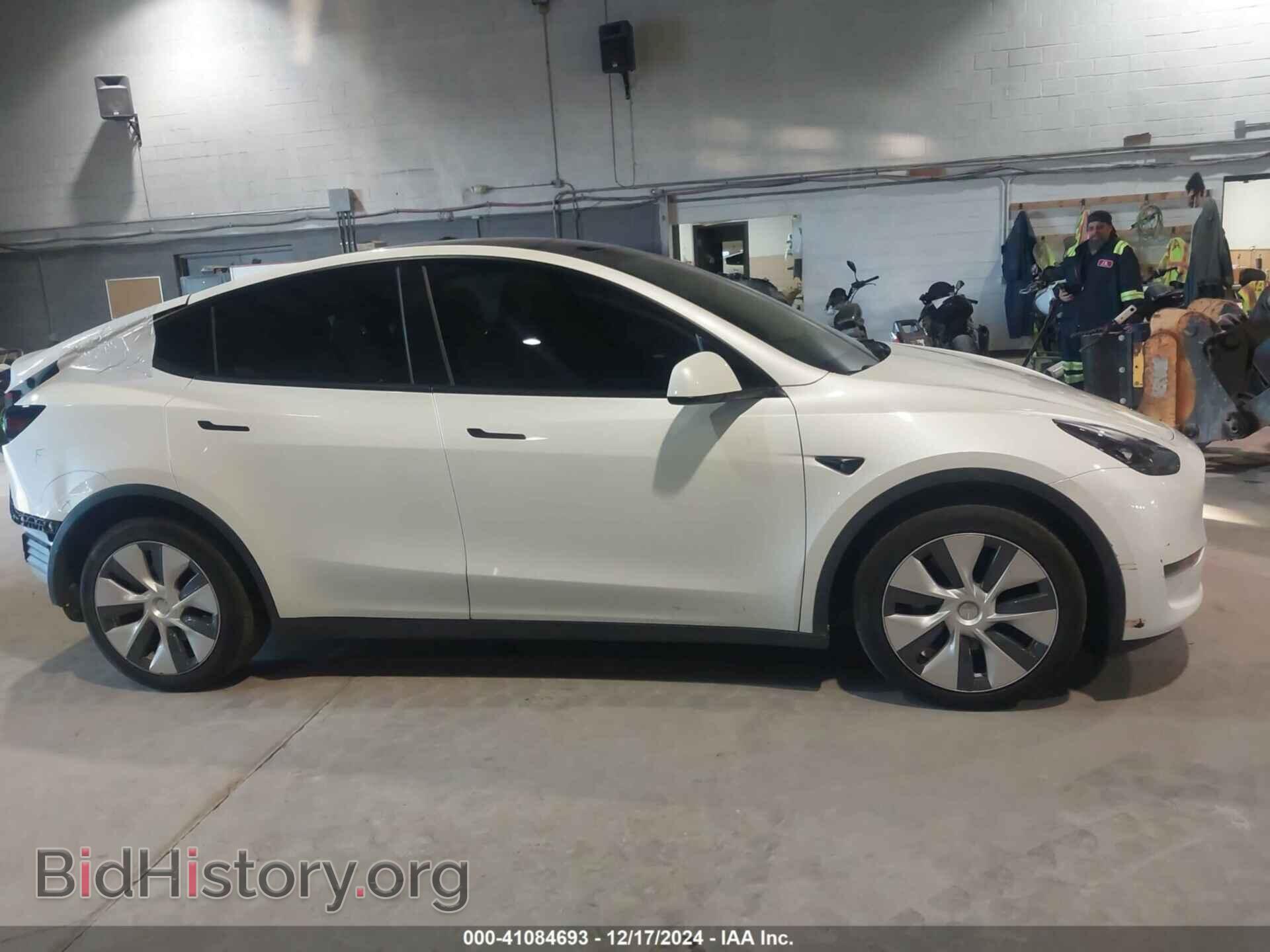 2023 TESLA MODEL Y - VIN: 7SAYGDEEXPF921229 - Фото 13