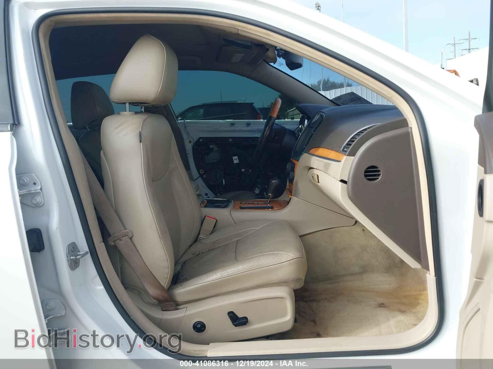 2014 CHRYSLER 300C - VIN: 2C3CCAET0EH382857 - Фото 5