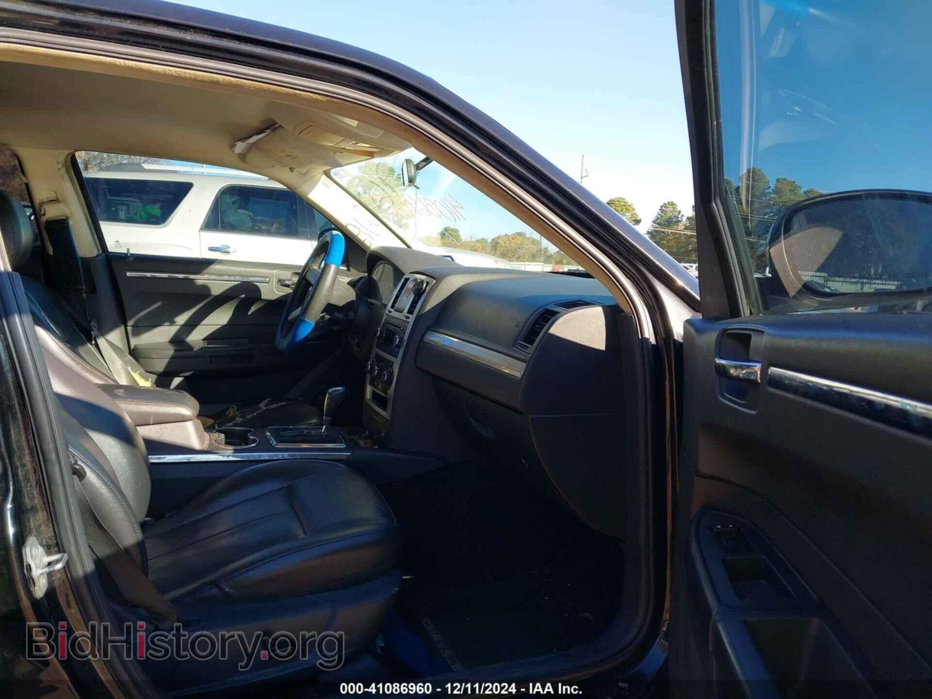 2008 CHRYSLER 300 - VIN: 2C3KA53G78H208044 - Фото 5