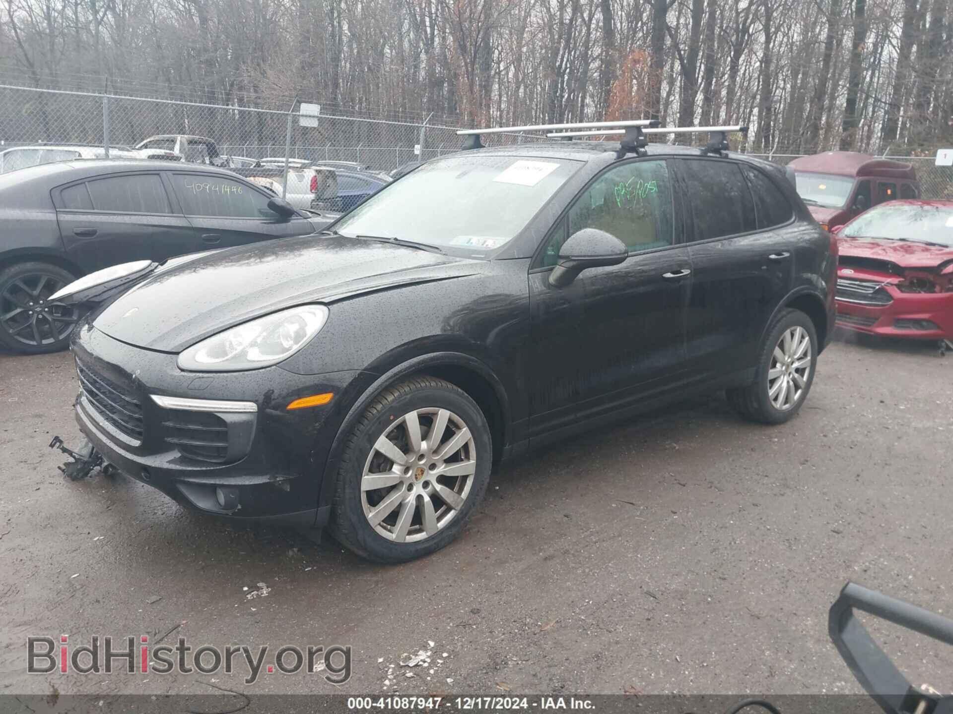 2017 PORSCHE CAYENNE - VIN: WP1AA2A22HKA87556 - Фото 2
