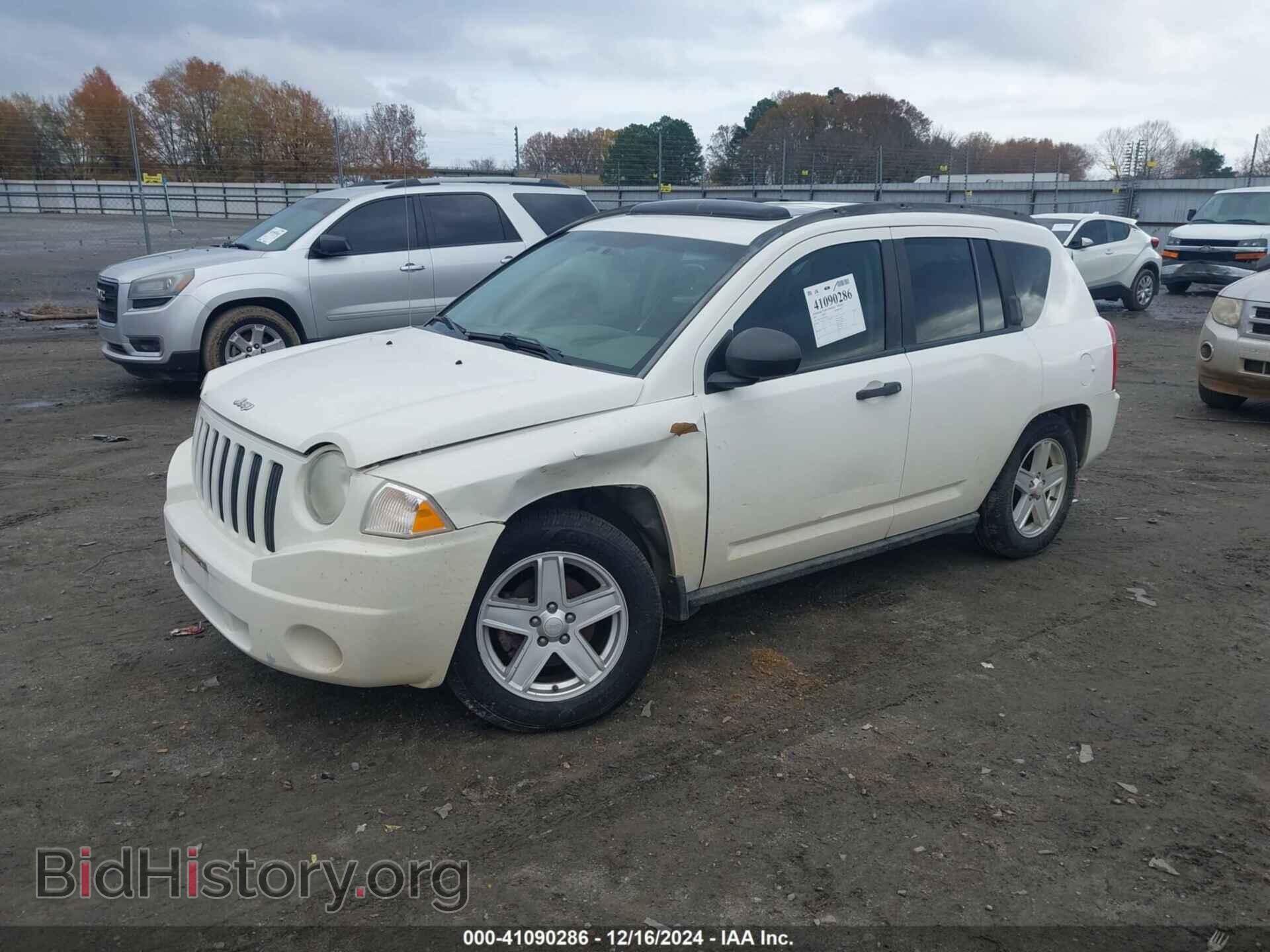 2007 JEEP COMPASS - VIN: 1J8FT47W07D107774 - Фото 2
