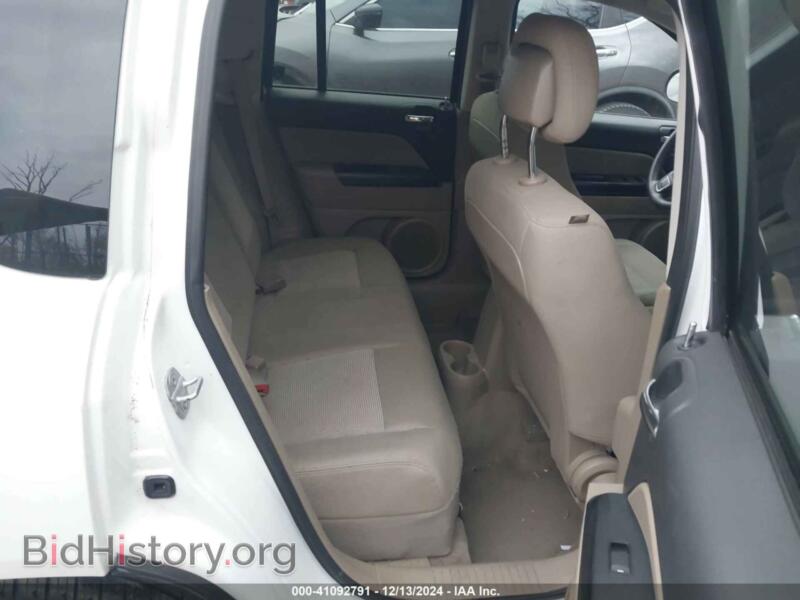 2014 Jeep COMPASS (VIN 1C4NJDBB3ED532884) — photo 8 of 16