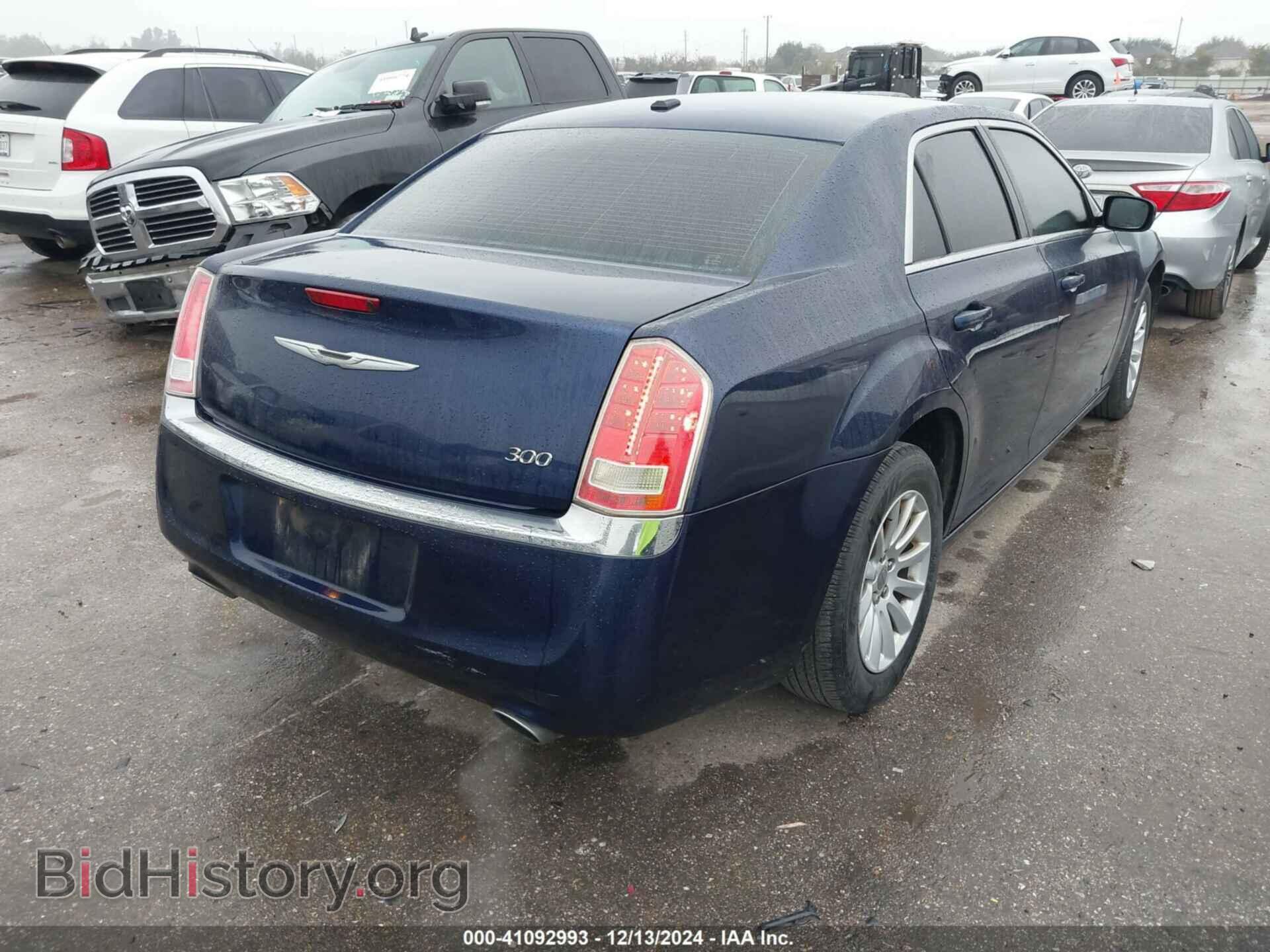 2014 CHRYSLER 300 - VIN: 2C3CCAAG0EH236791 - Фото 4