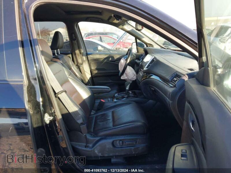 2017 Honda RIDGELINE (VIN 5FPYK3F81HB034352) — photo 5 of 17