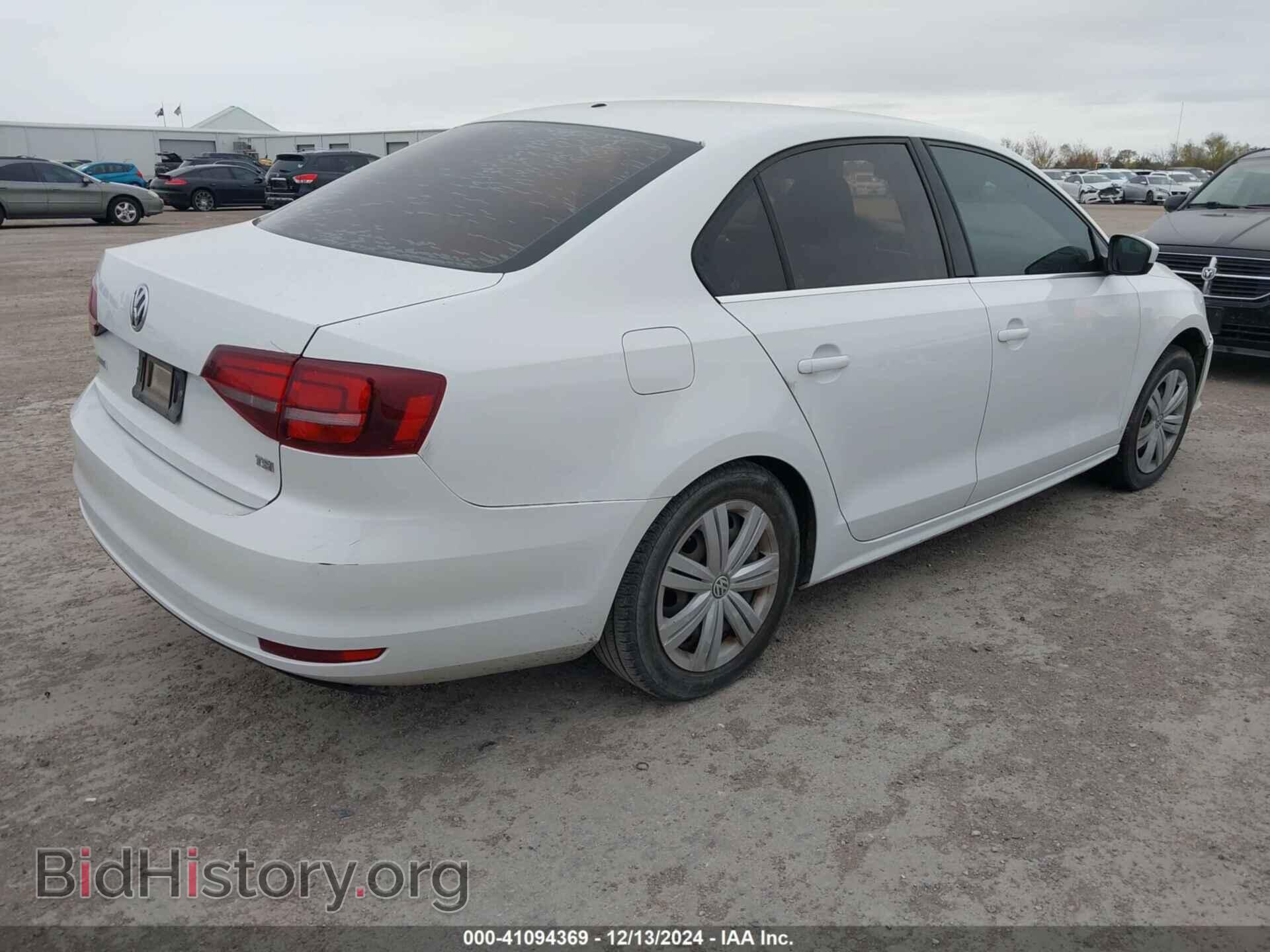 2017 VOLKSWAGEN JETTA - VIN: 3VW2B7AJXHM350938 - Фото 4