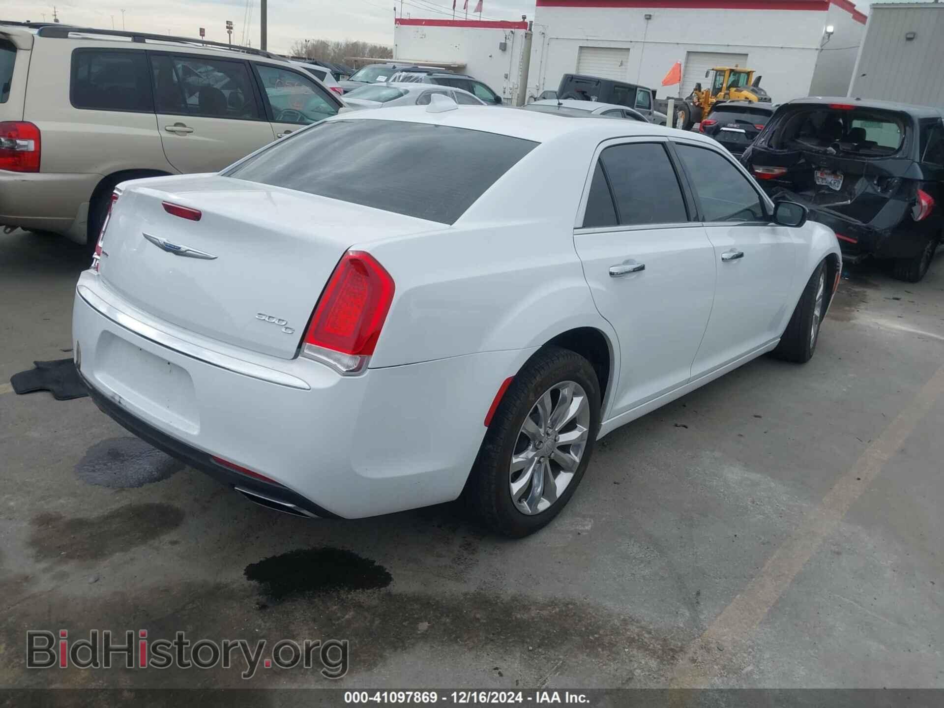 2017 CHRYSLER 300C - VIN: 2C3CCAKG3HH565620 - Фото 4