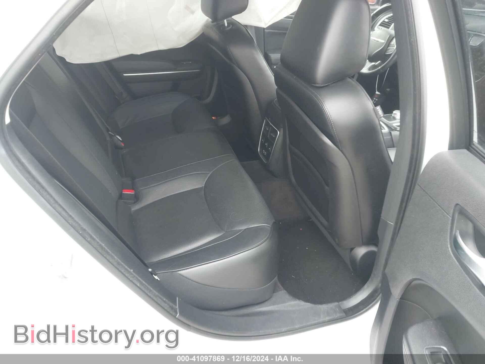 2017 CHRYSLER 300C - VIN: 2C3CCAKG3HH565620 - Фото 8