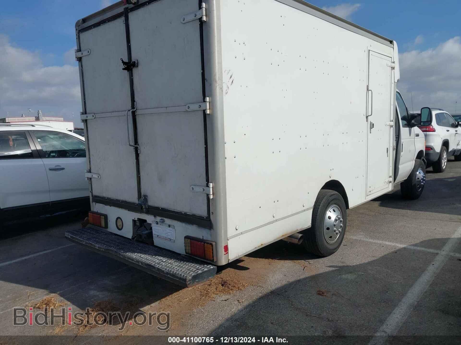 2007 FORD E-350 CUTAWAY - VIN: 1FDSE35L87DA30828 - Фото 4