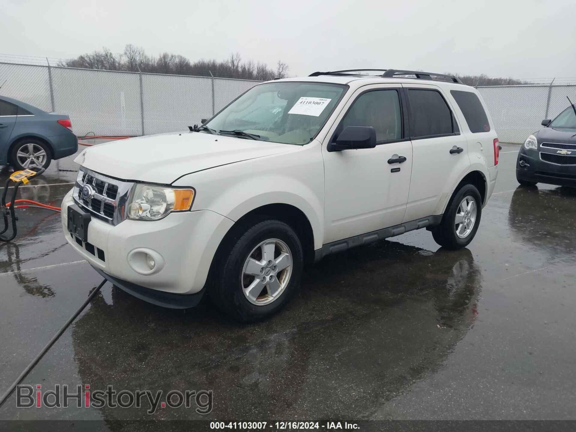 2011 FORD ESCAPE - VIN: 1FMCU0D71BKA13481 - Фото 2