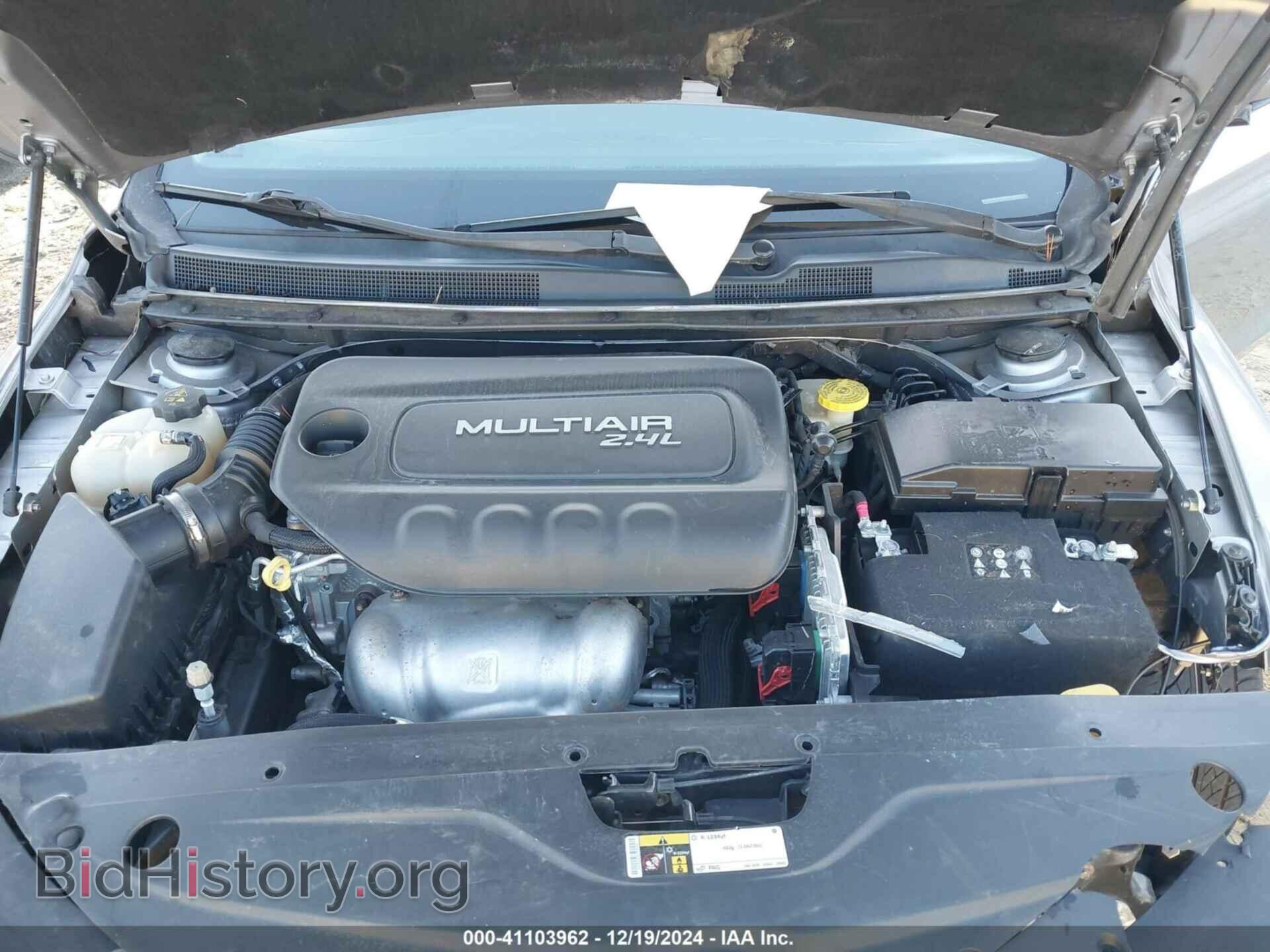 2017 CHRYSLER 200 - VIN: 1C3CCCAB2HN505191 - Фото 10