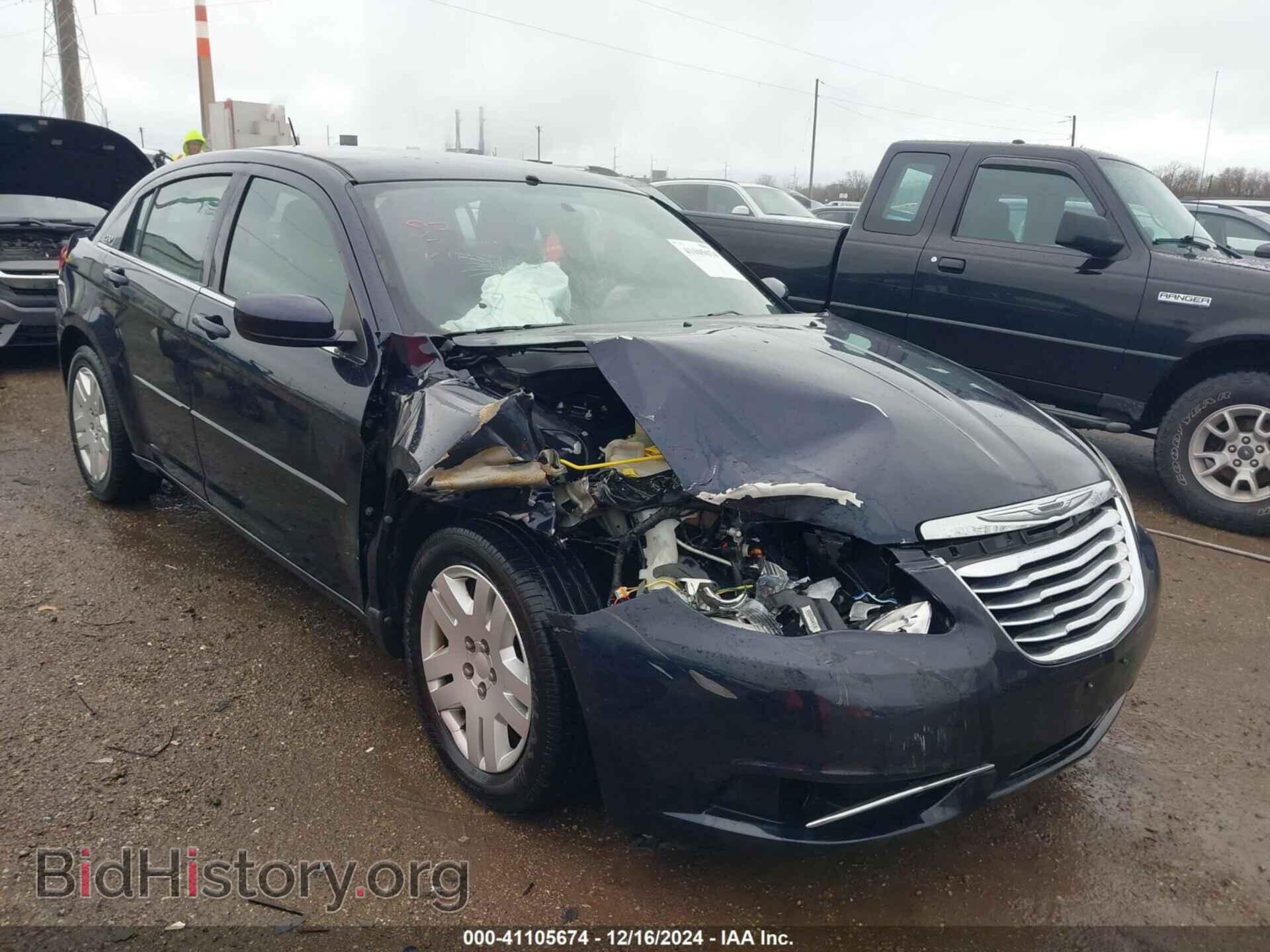 Photo 1C3BC4FB5BN559943 - CHRYSLER 200 2011