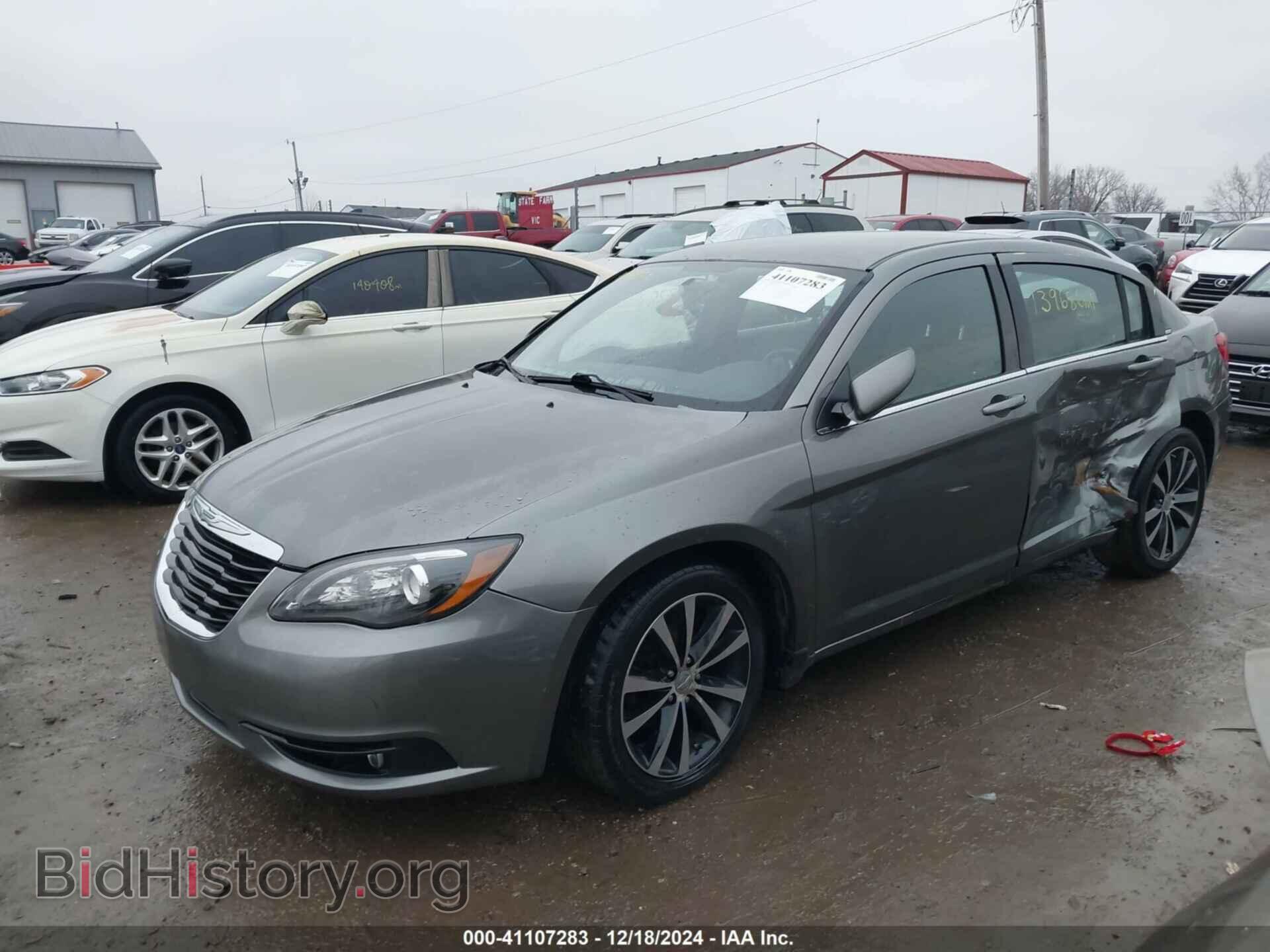 2013 CHRYSLER 200 - VIN: 1C3CCBBG9DN711963 - Фото 2