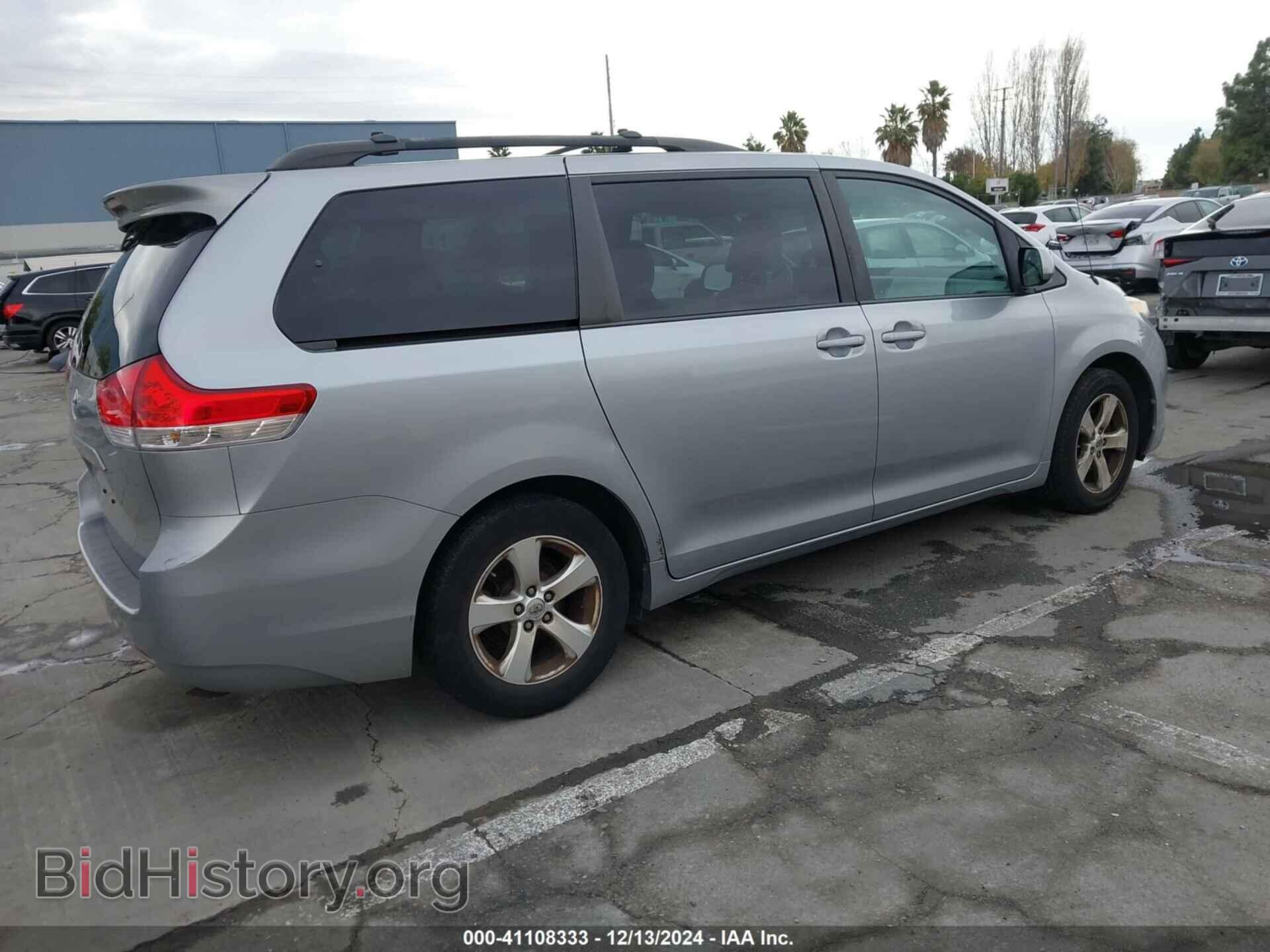 2013 TOYOTA SIENNA - VIN: 5TDKK3DC8DS400528 - Фото 4