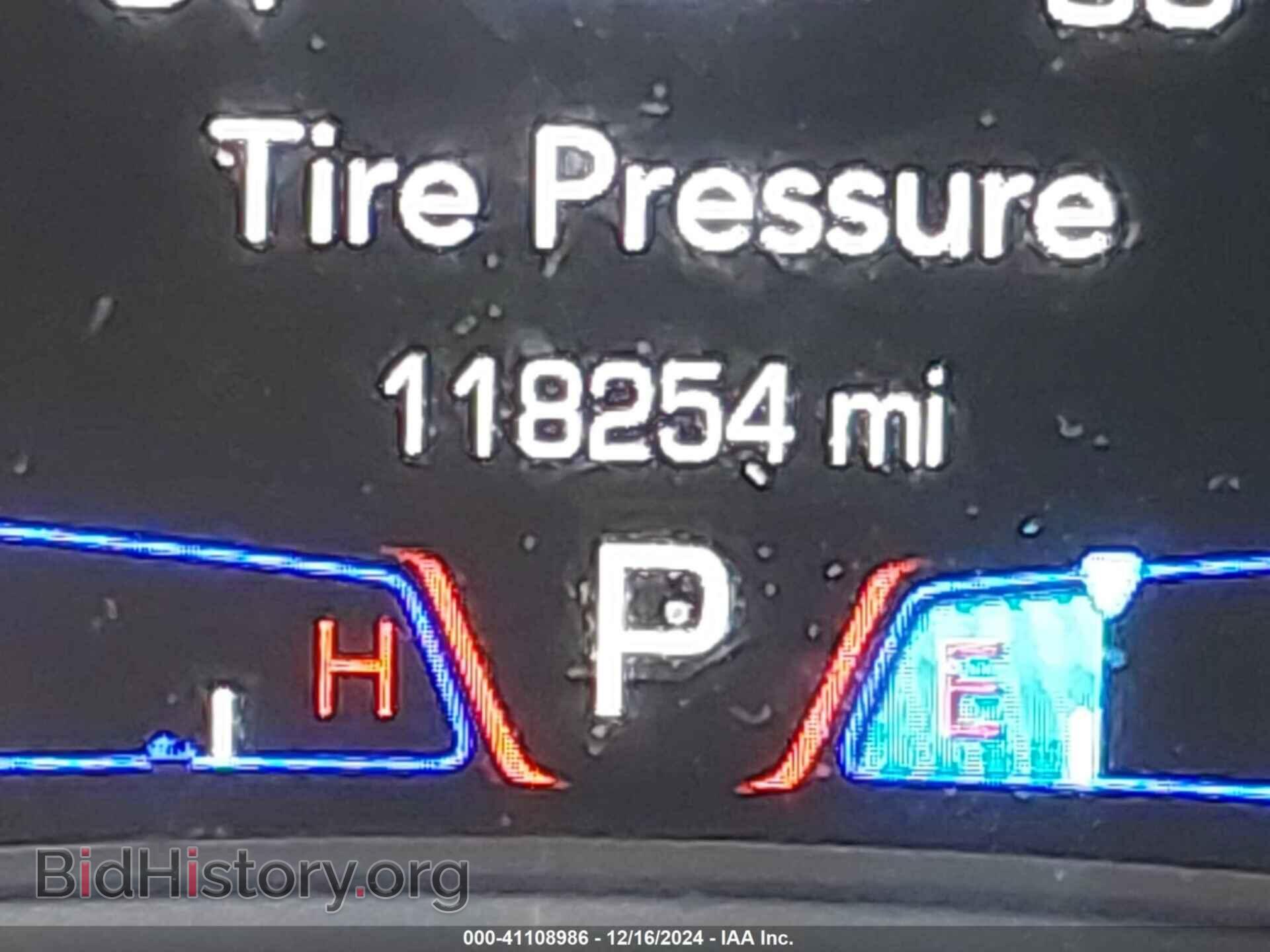 2016 CHRYSLER 300 - VIN: 2C3CCABG4GH167704 - Фото 7
