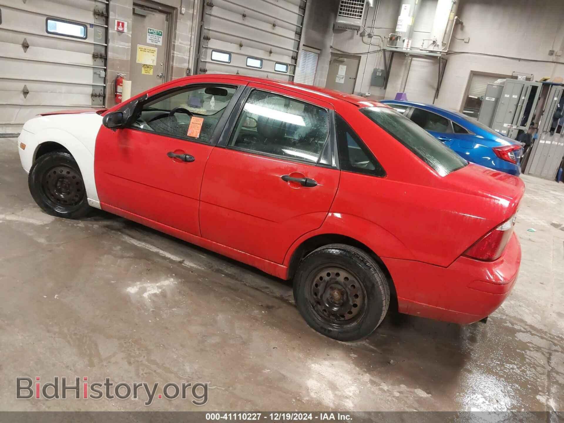 2006 FORD FOCUS - VIN: 1FAFP34NX6W253447 - Фото 3