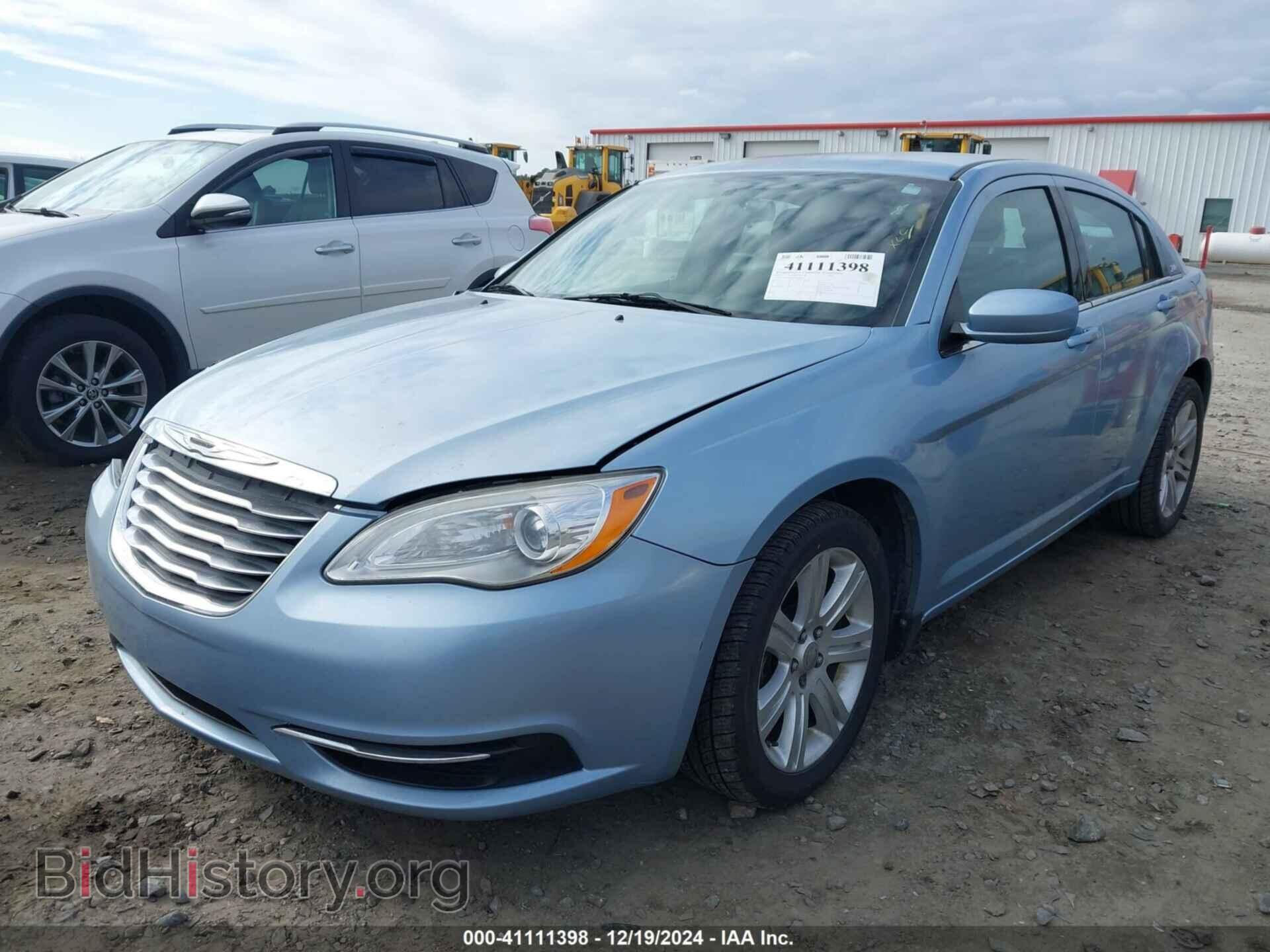2013 CHRYSLER 200 - VIN: 1C3CCBBB0DN700175 - Фото 2