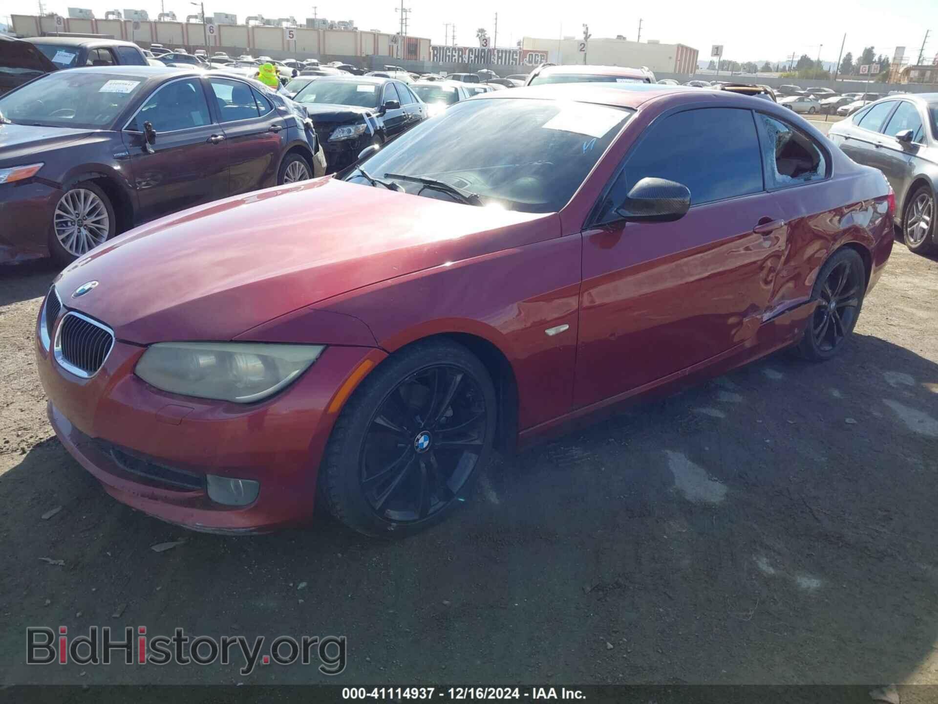 2011 BMW 328I - VIN: WBAKE5C57BE429735 - Фото 2