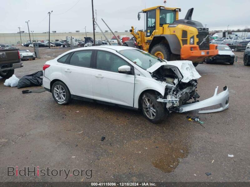 2017 Ford FOCUS SE (VIN 1FADP3F22HL296808) — photo 1 of 11, IAAI