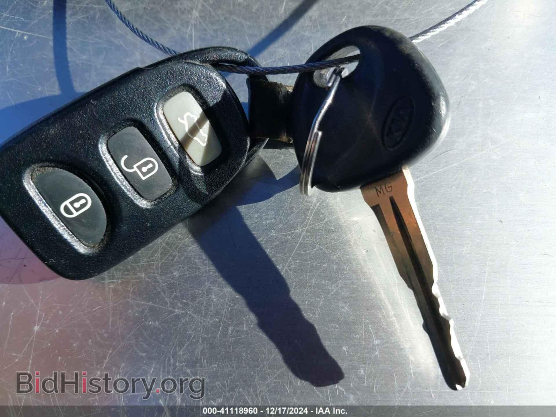 2008 KIA OPTIMA - VIN: KNAGE123785250070 - Фото 11