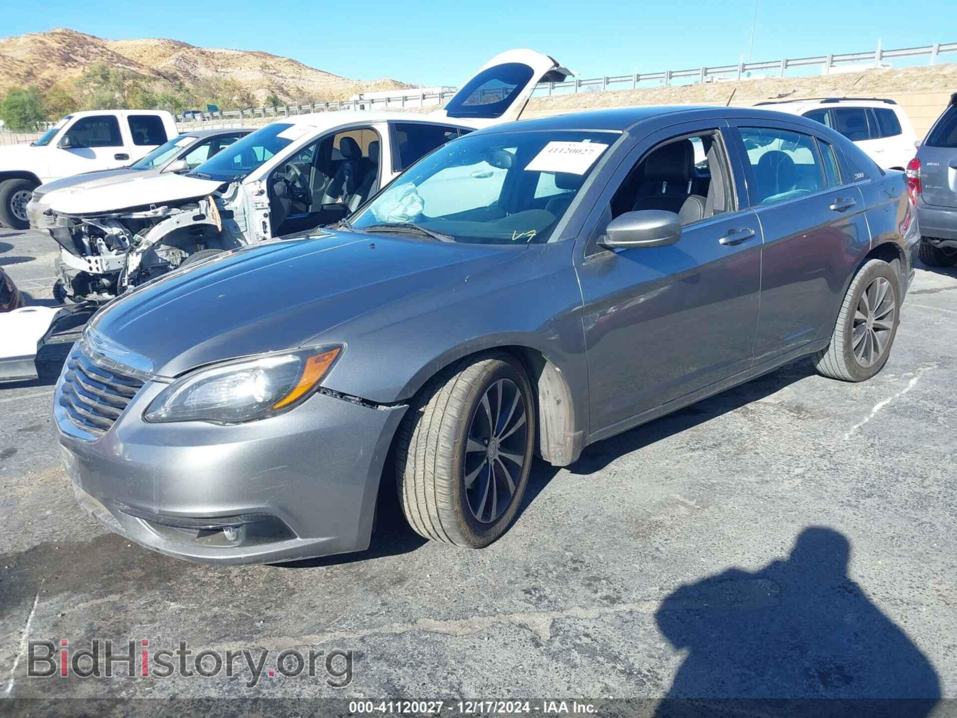 2013 CHRYSLER 200 - VIN: 1C3CCBCG3DN727963 - Фото 2