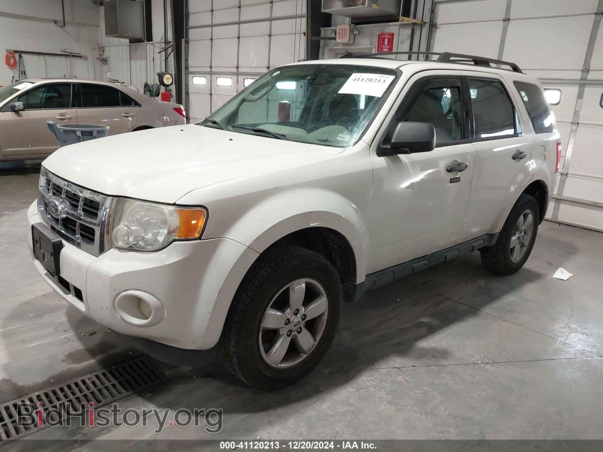 2011 FORD ESCAPE - VIN: 1FMCU0D70BKA48738 - Фото 2