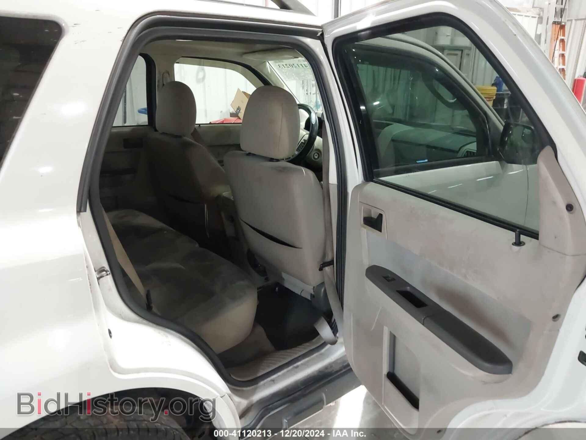 2011 FORD ESCAPE - VIN: 1FMCU0D70BKA48738 - Фото 8