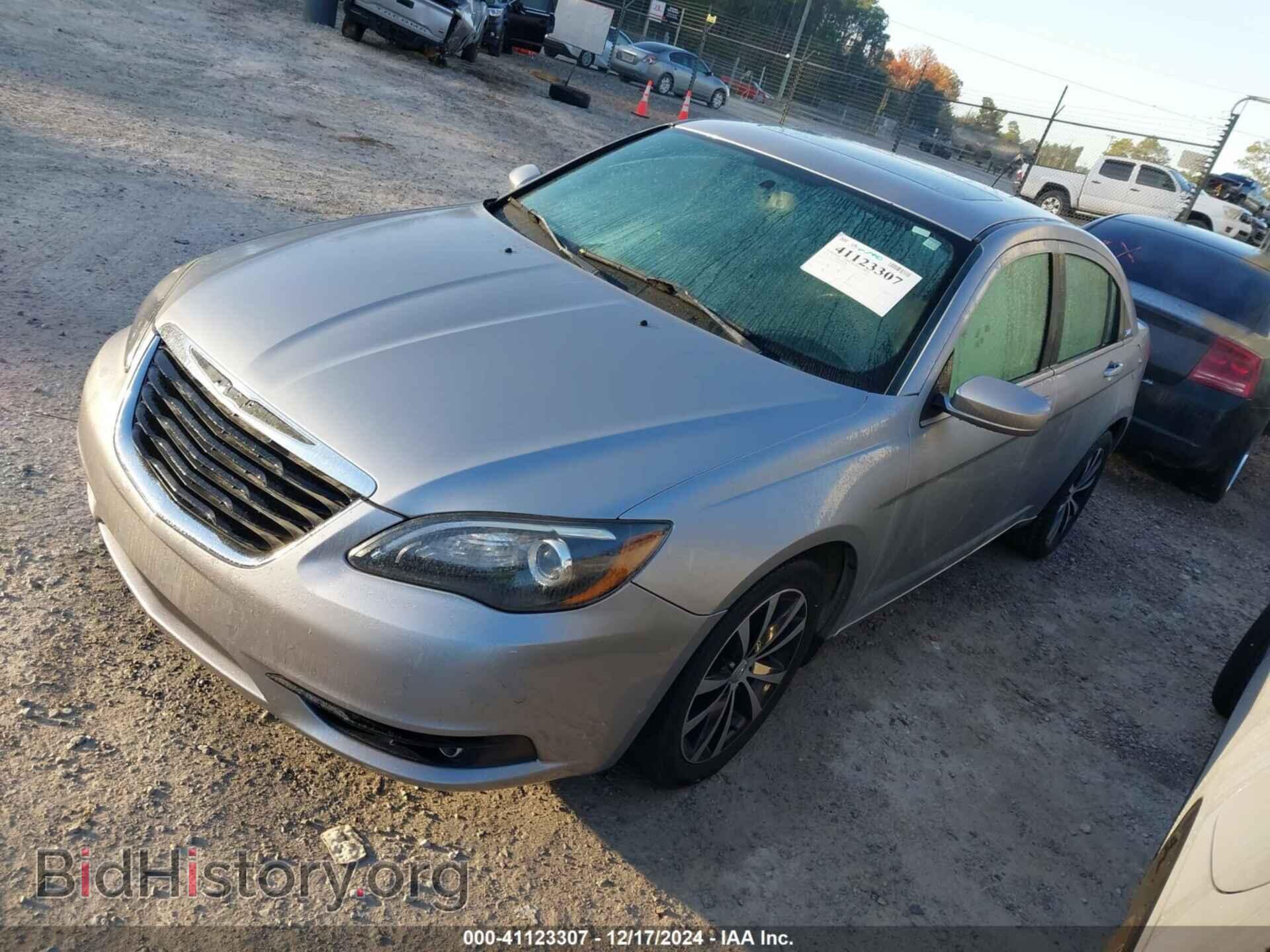 2013 CHRYSLER 200 - VIN: 1C3CCBCG2DN509979 - Фото 2