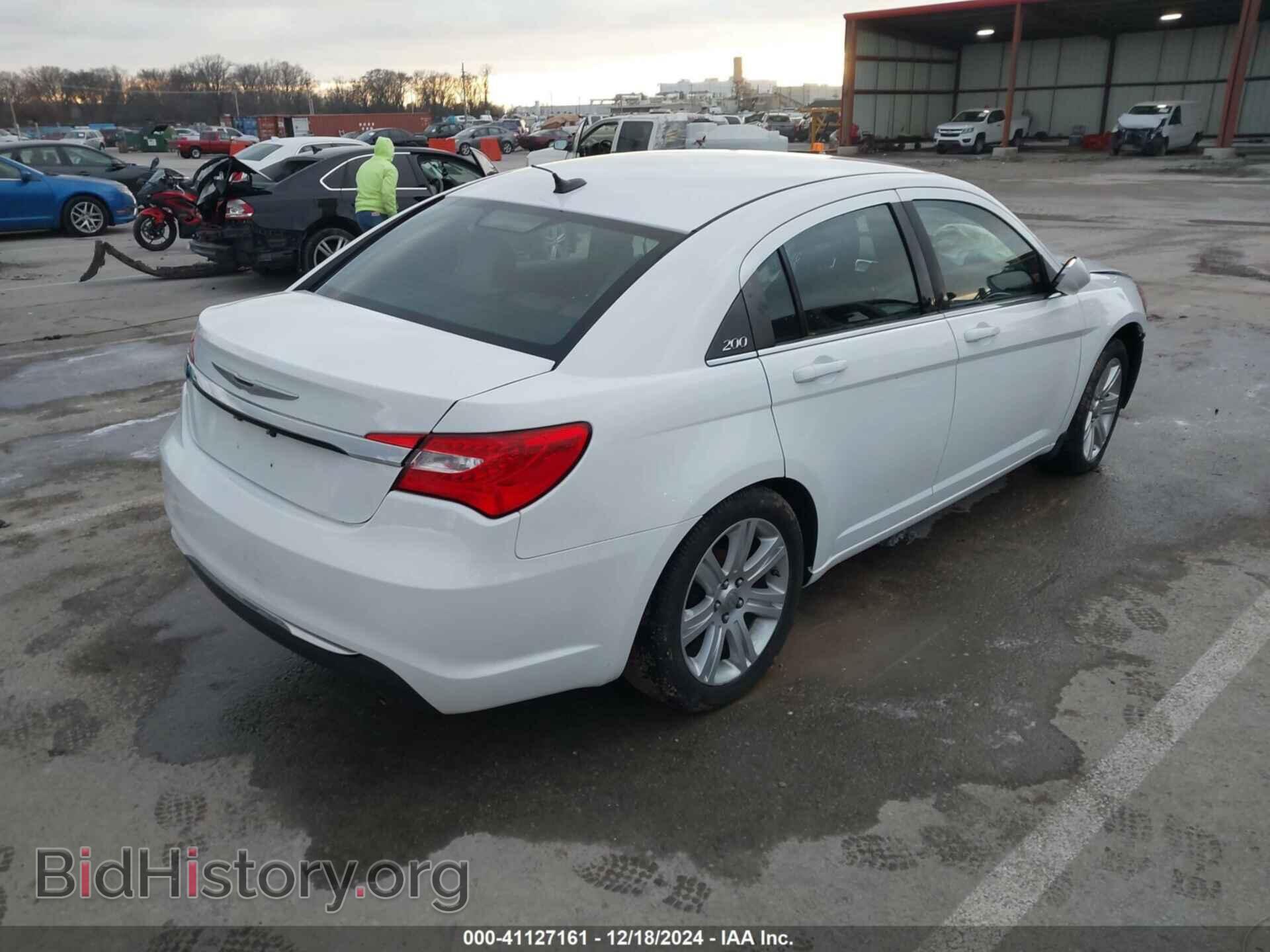 2011 CHRYSLER 200 - VIN: 1C3BC1FG0BN613837 - Фото 4